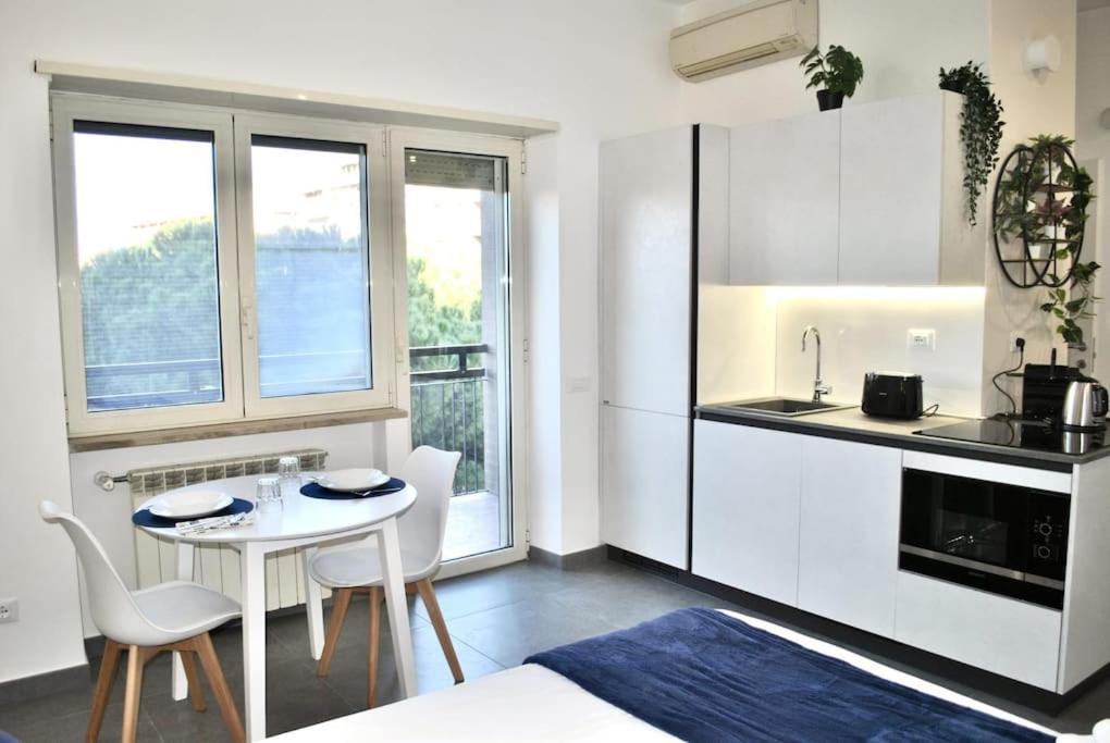 White Mary House For Two People Rome