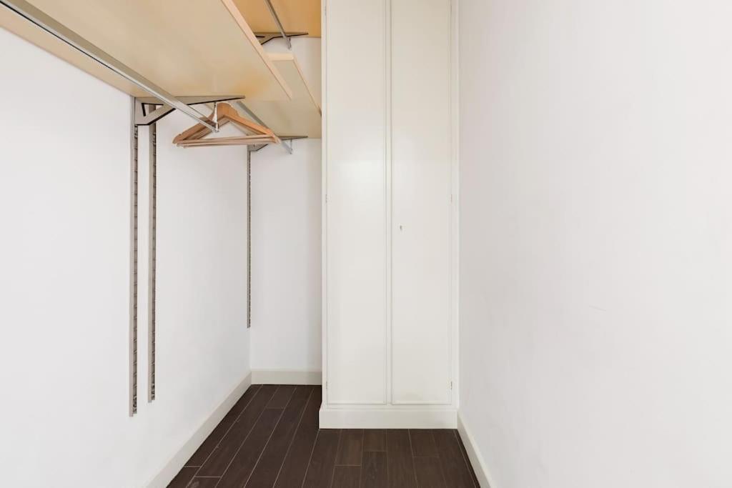 Re-imagined In Historical Building Apartment Rome