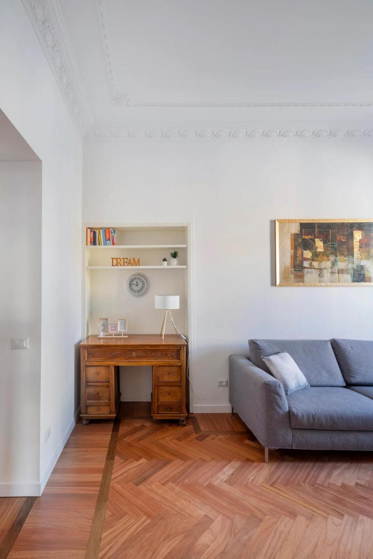 “la Palma Nel Cortile” Rome