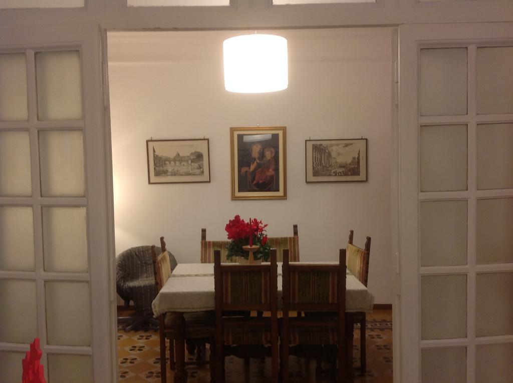 Grand Piano At Vatican Apartment Rome