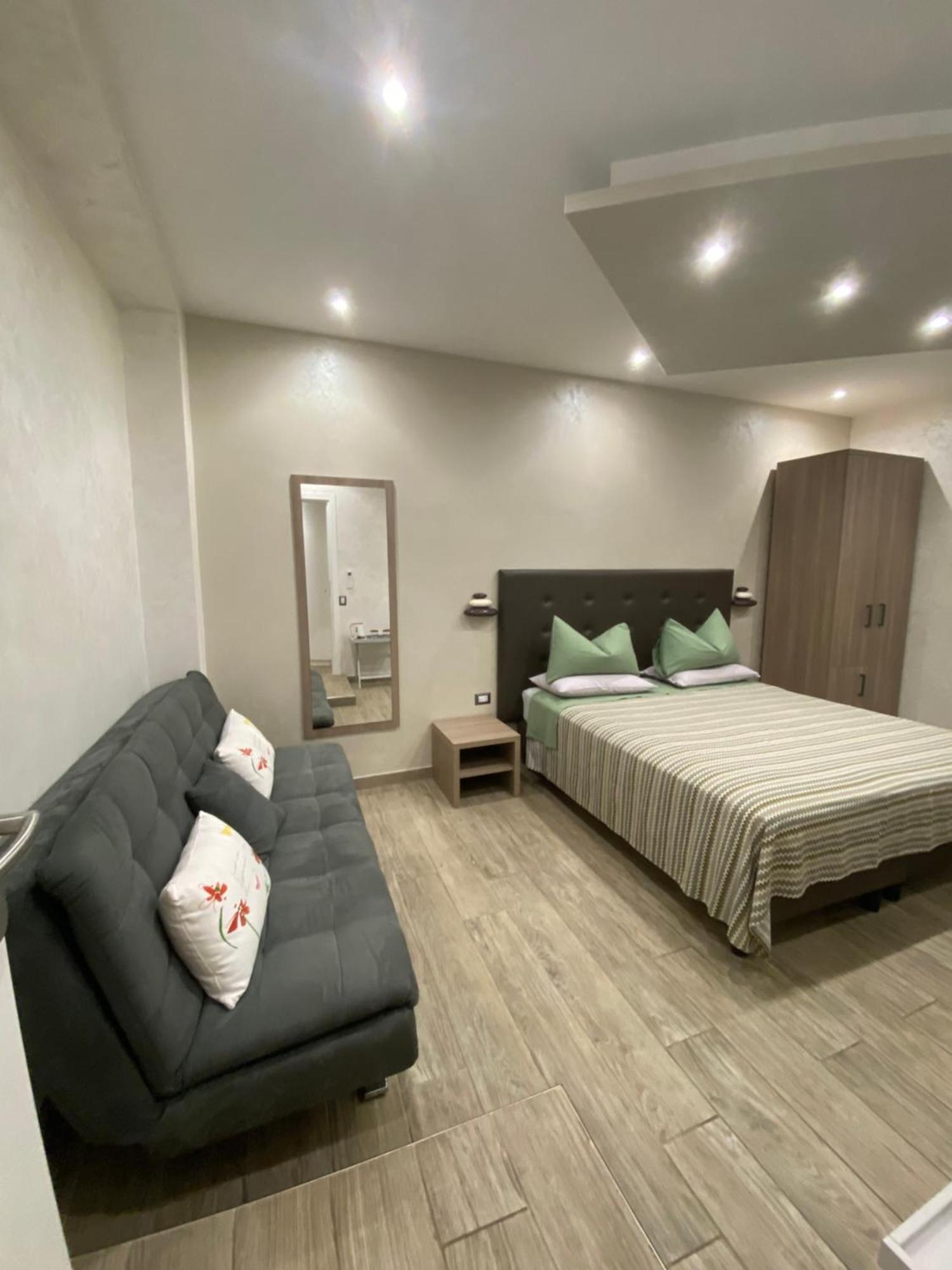 Bed & Breakfast Domus Cinecitta