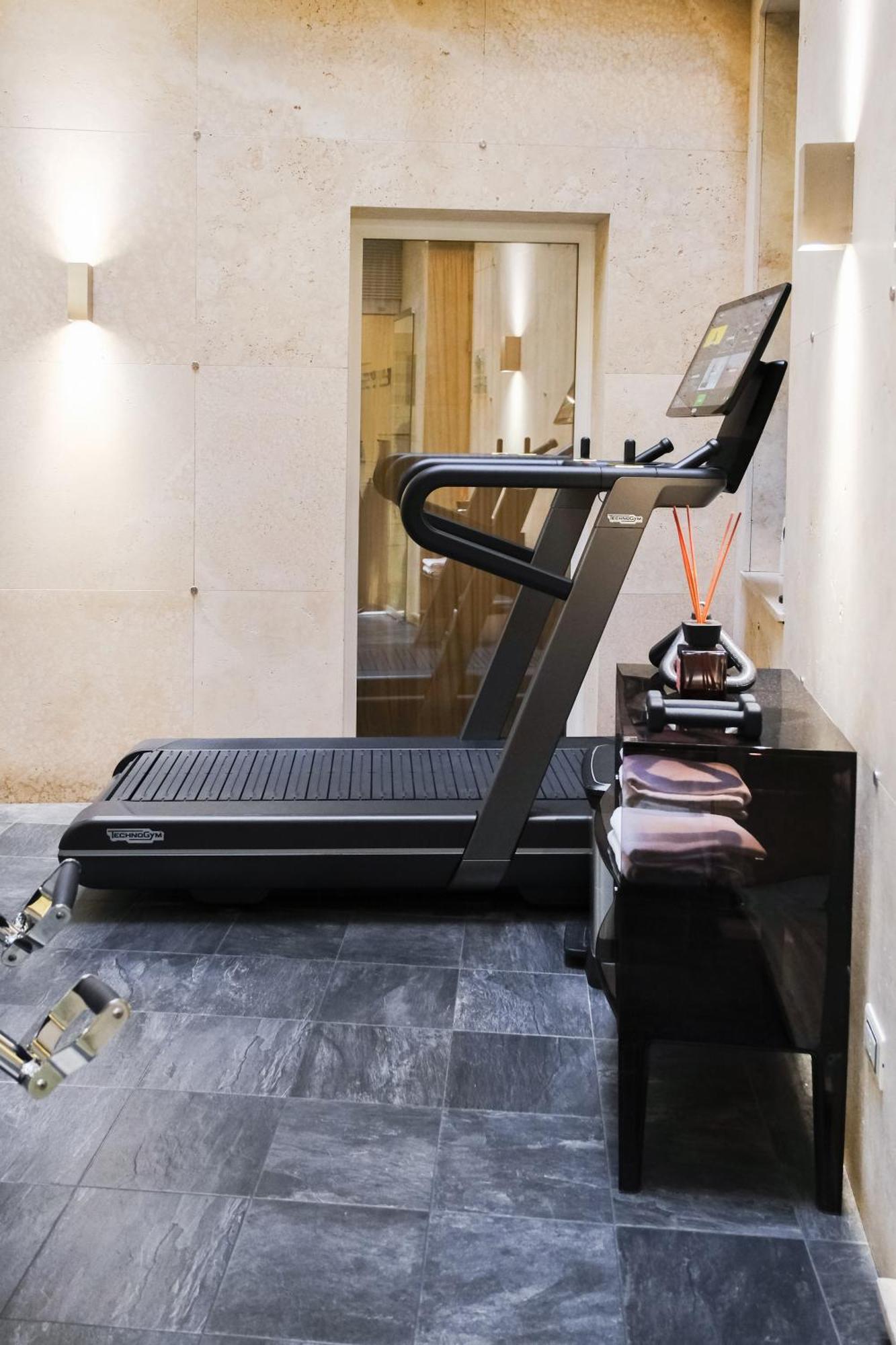 Stendhal Luxury Suites 4*