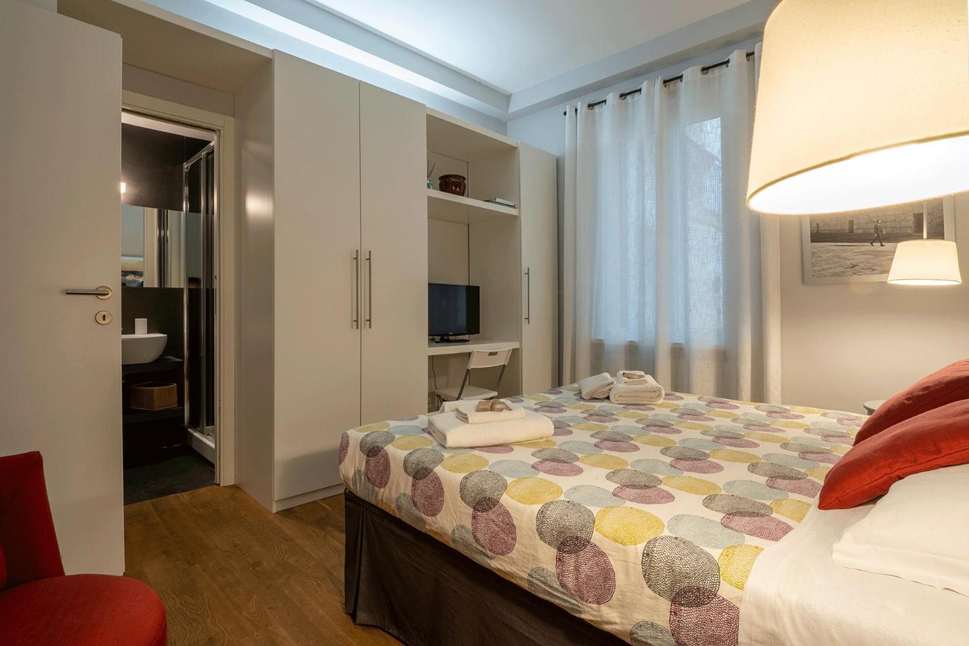 Fotofever Apt, Two Bedrooms With Air Conditioned In Elegant Shopping Area, Close To Vatican City Rome