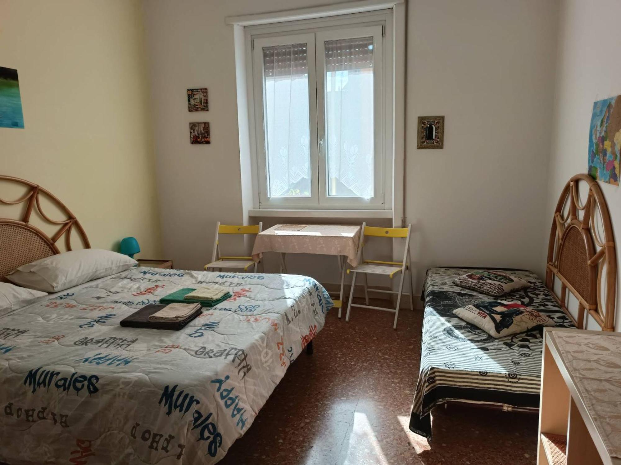 Affittacamere , Near Trastevere Station * Roma