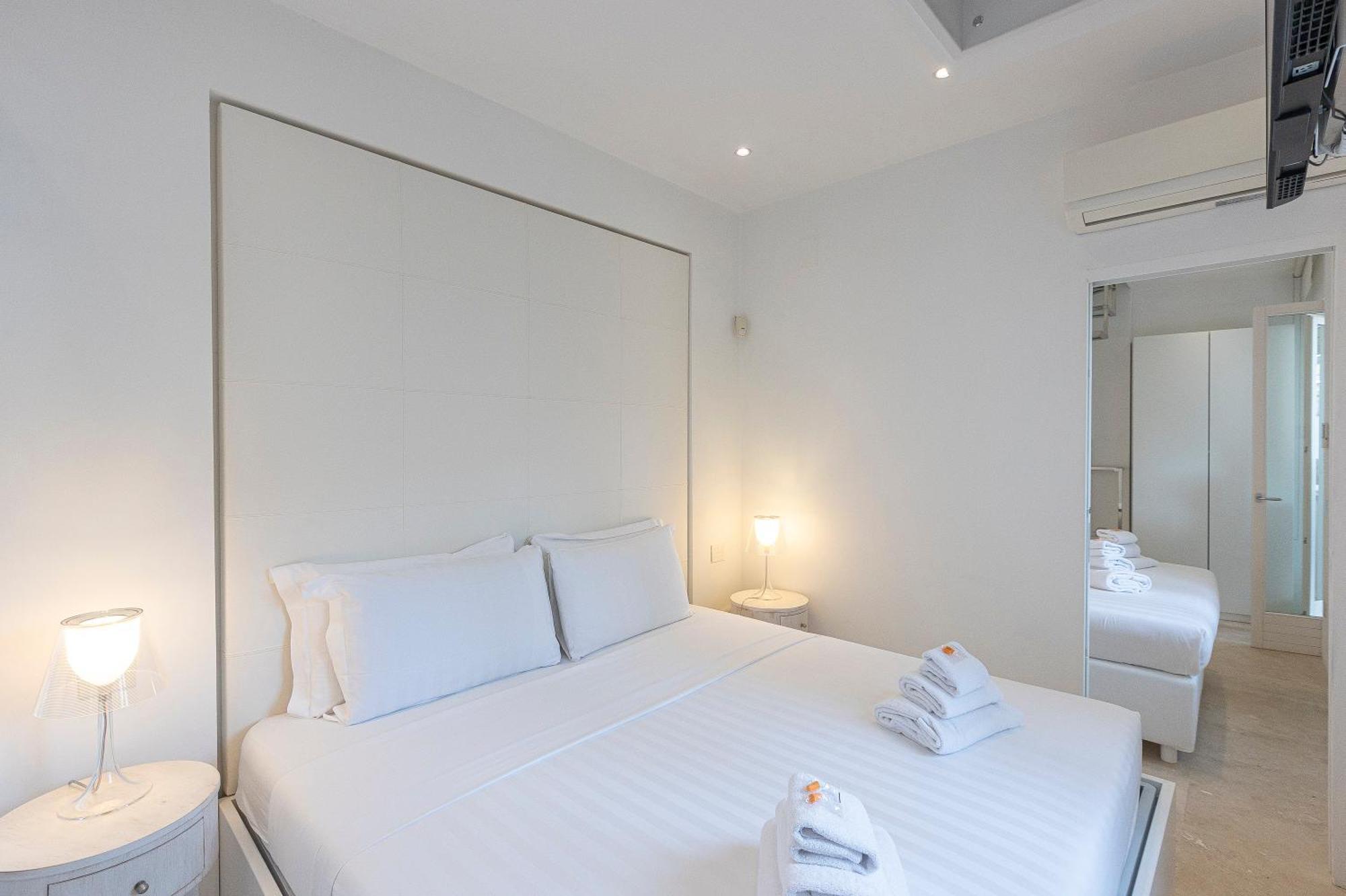Amazing 3 Levels Penthouse Piazza Venezia Apartment