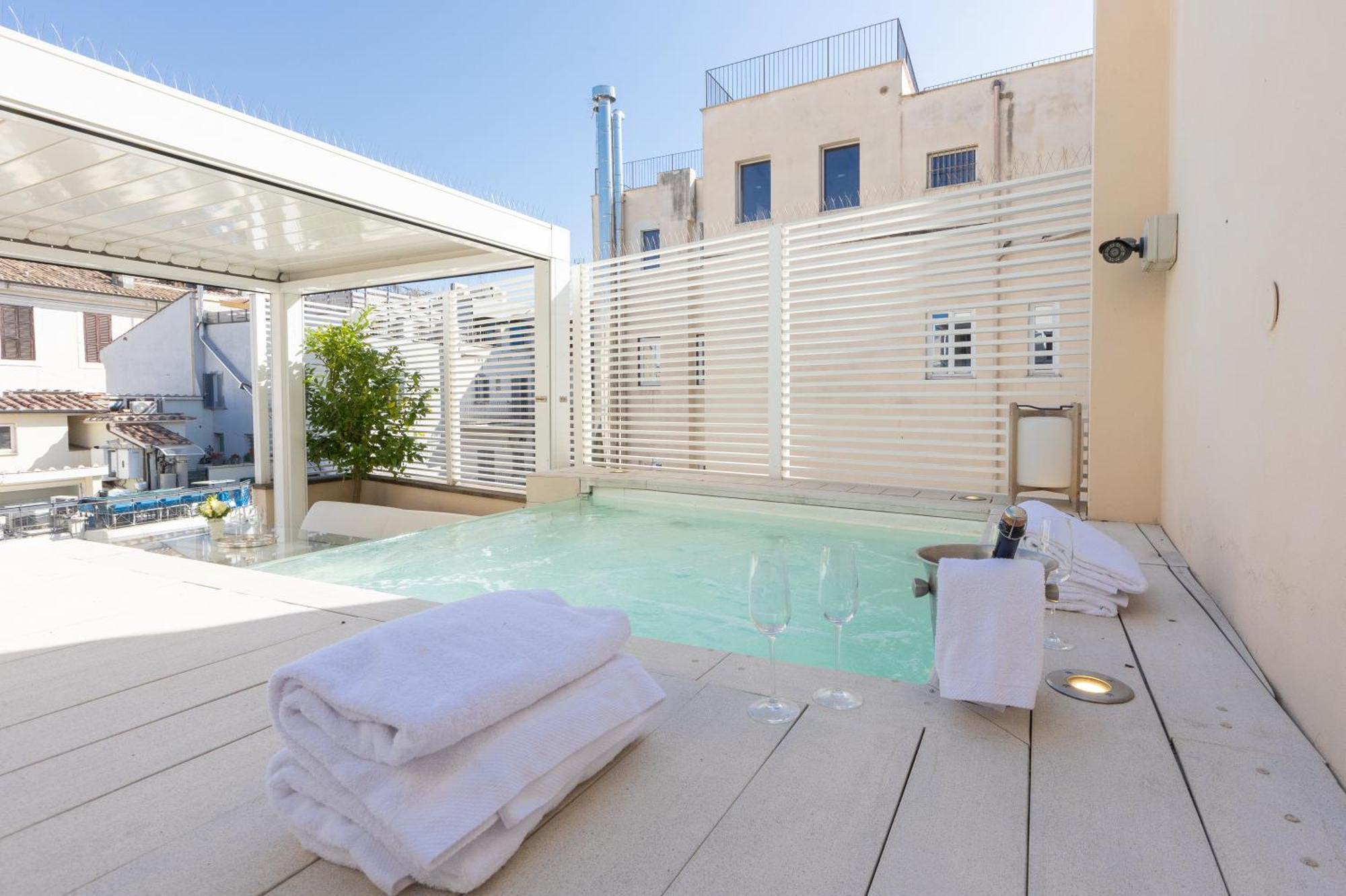 Amazing 3 Levels Penthouse Piazza Venezia Rome