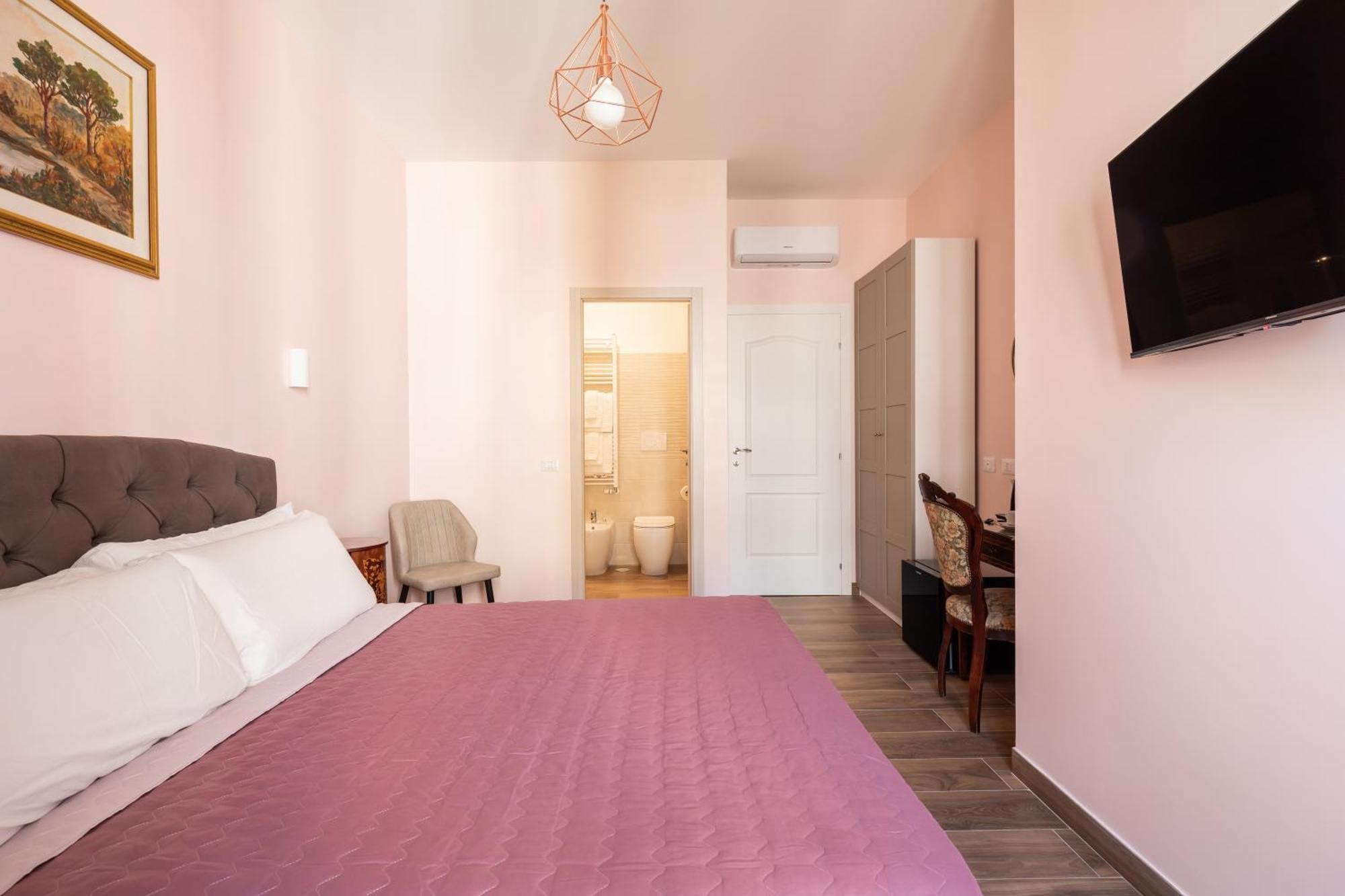 Queen Meg Guest house *