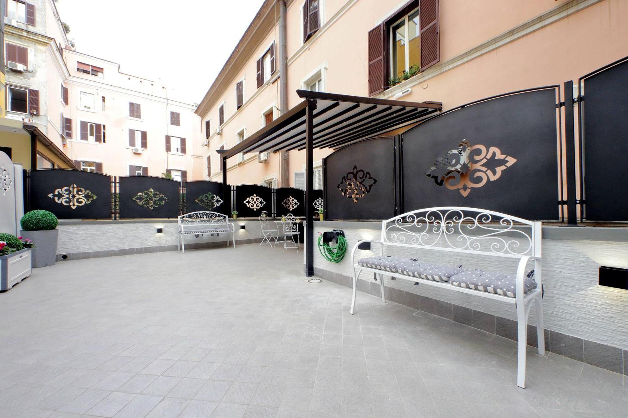 Roman Holiday Suites Affittacamere *