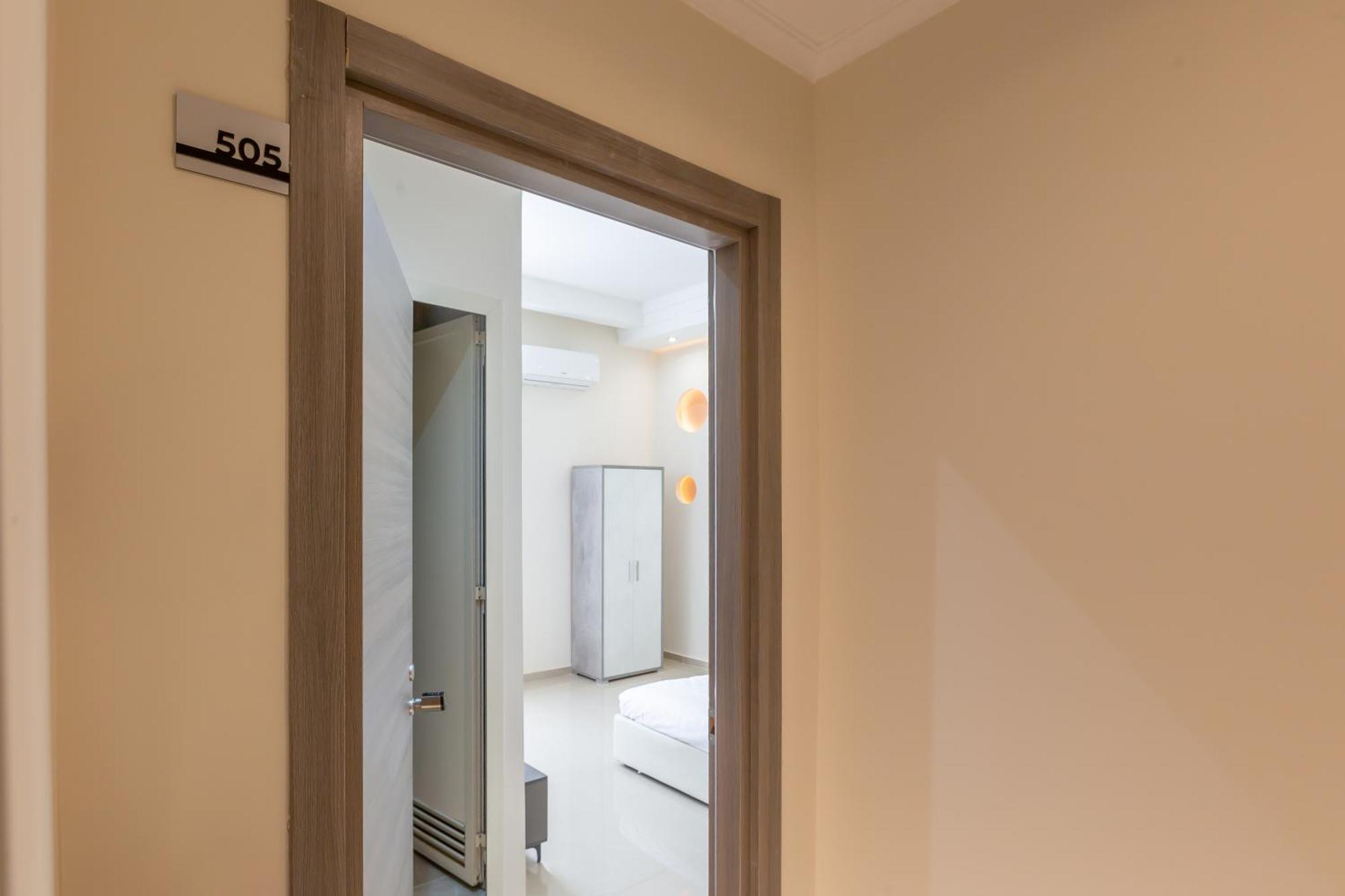 Hyper Termini Guest house