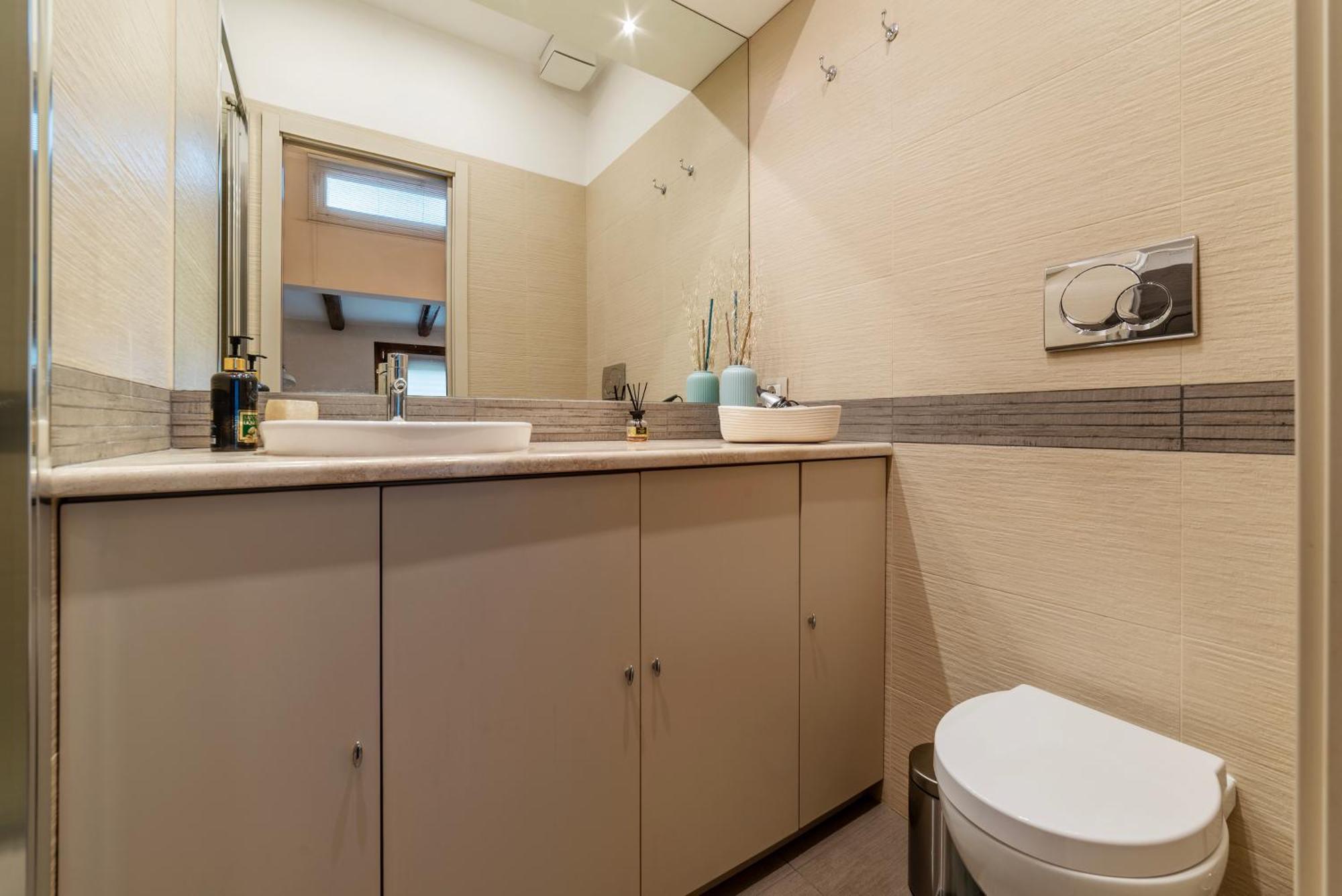Appartamento Ad Un Passo Da Piazza Di Pietra - Mini House