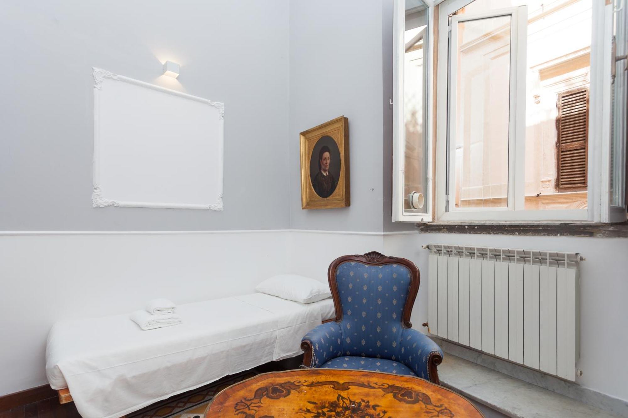 Palazzo Del Duca Piazza Navona Guest house