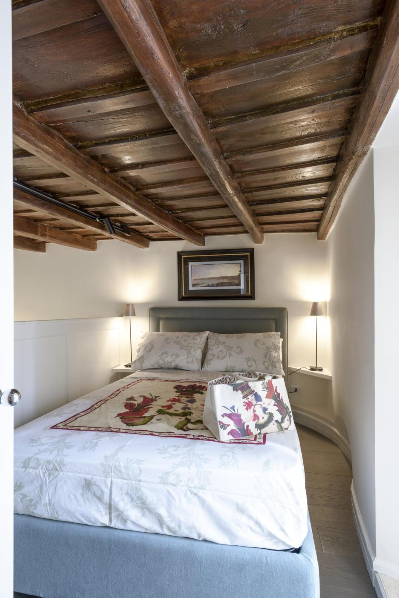 Carthusia Apartment *
