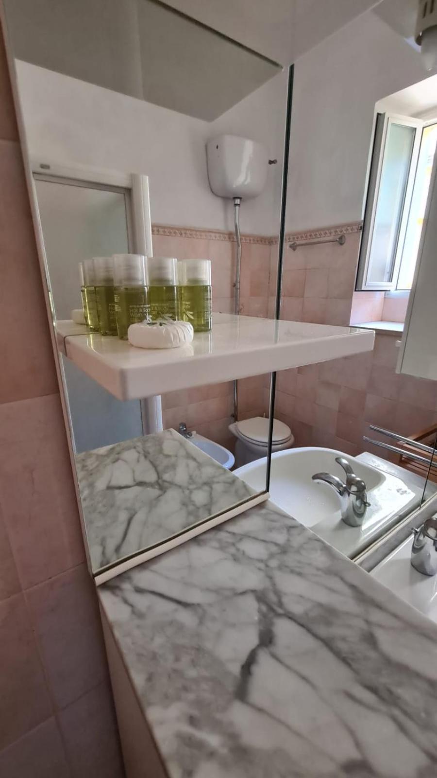 Bed & Breakfast Domus Merulana Roma