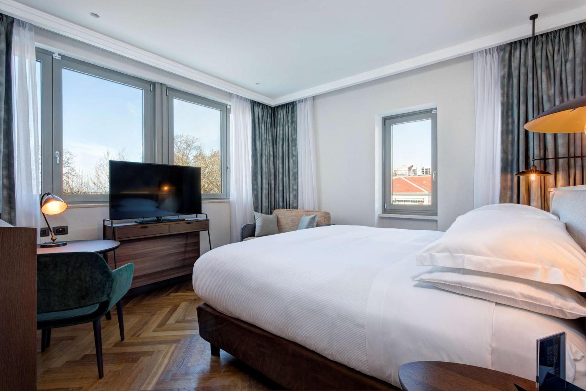 Doubletree By Hilton Monti Rome