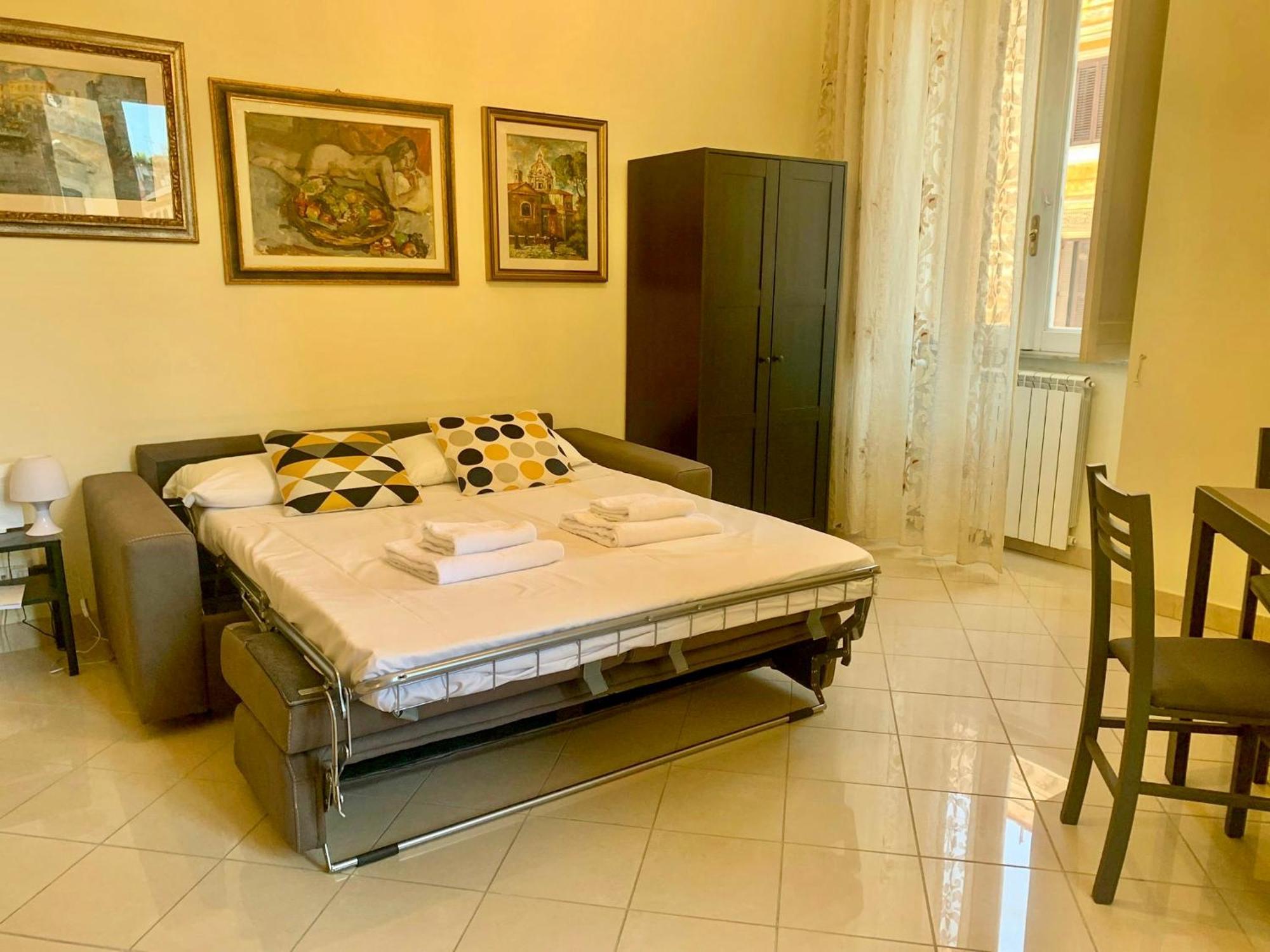 Alberto Vatican House * Roma