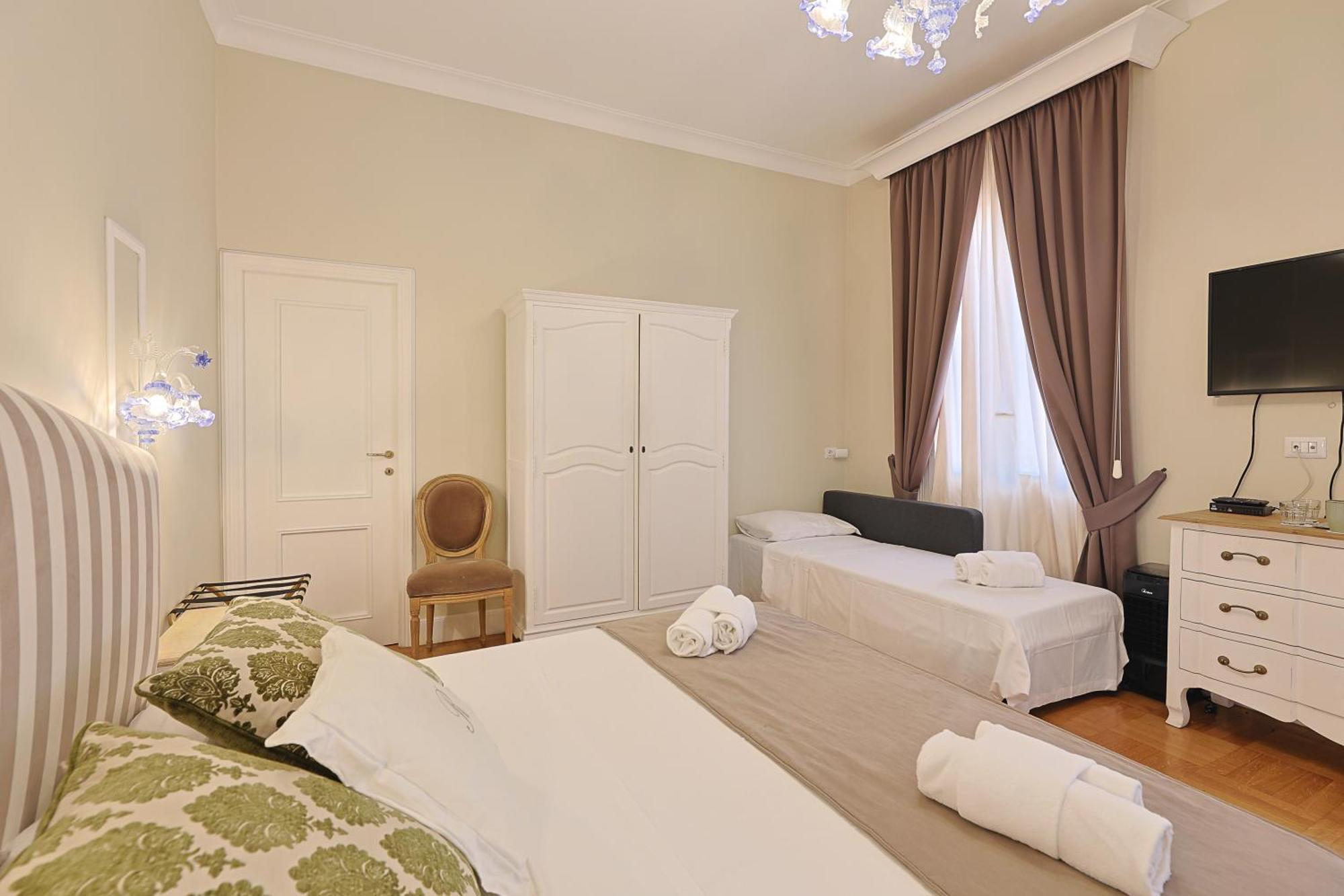 Art House Suites56 Via Del Babuino 56 Roma