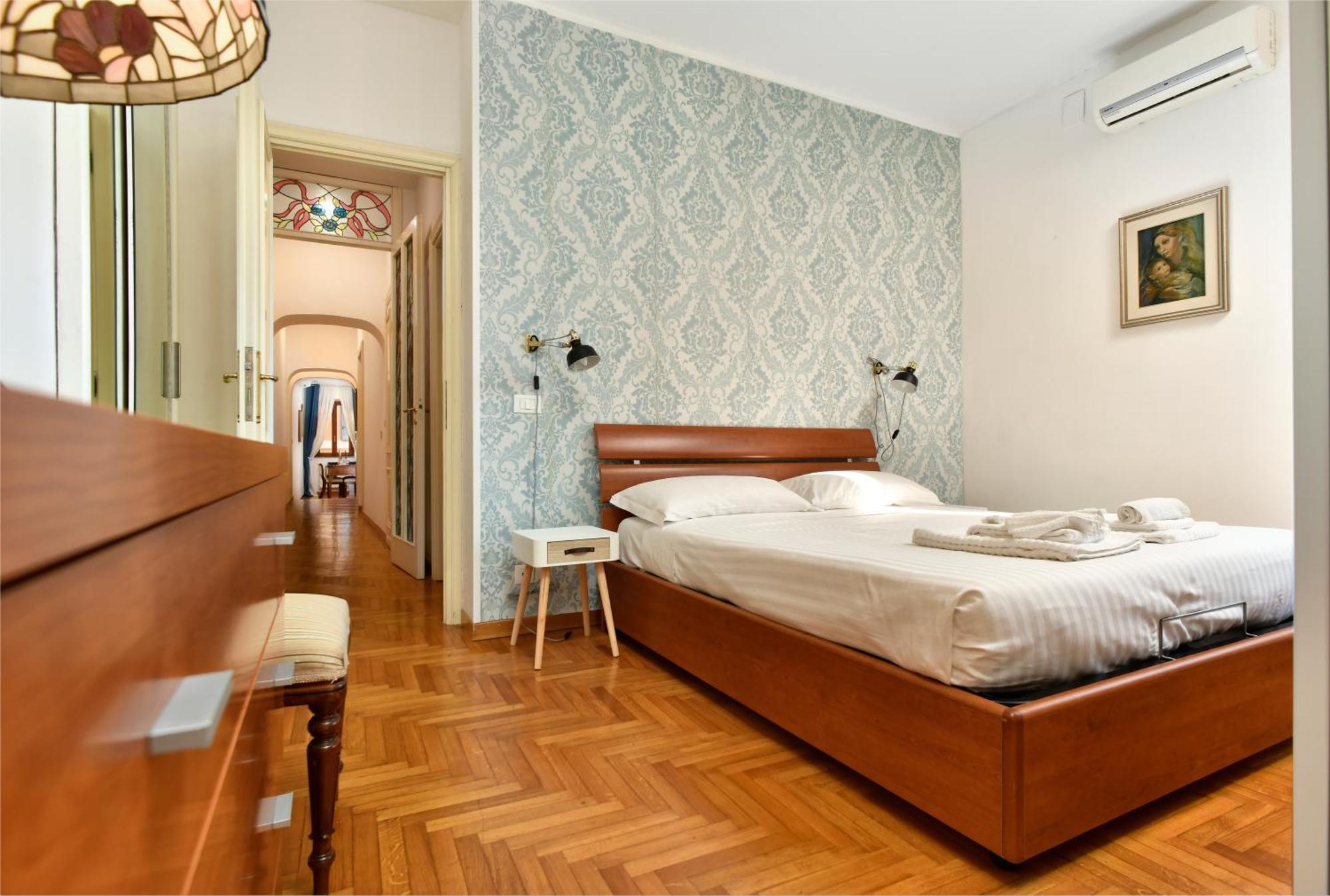 Trevi Charme Apartment