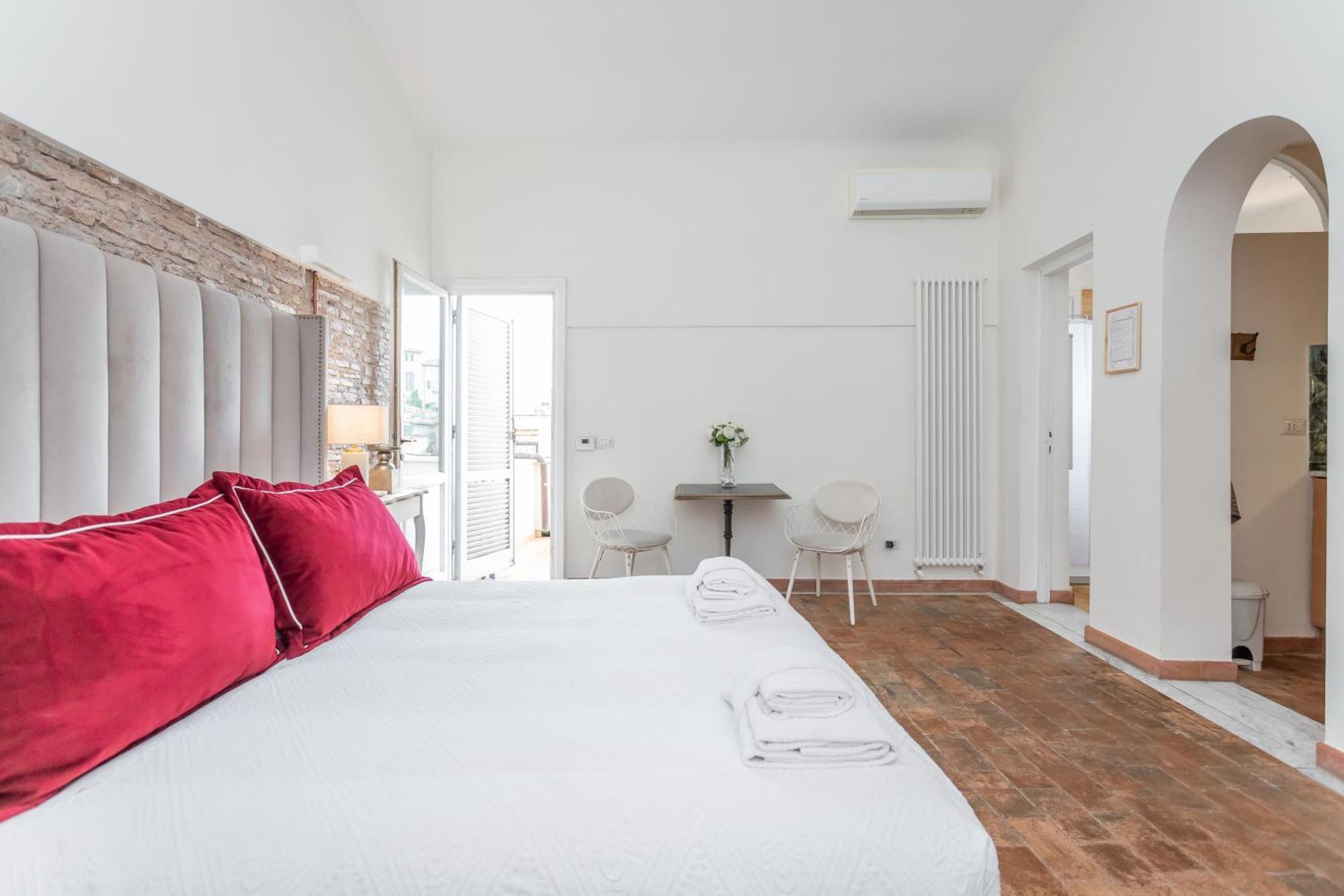 Maxima: Amazing View Of The Roman Forum Apartment