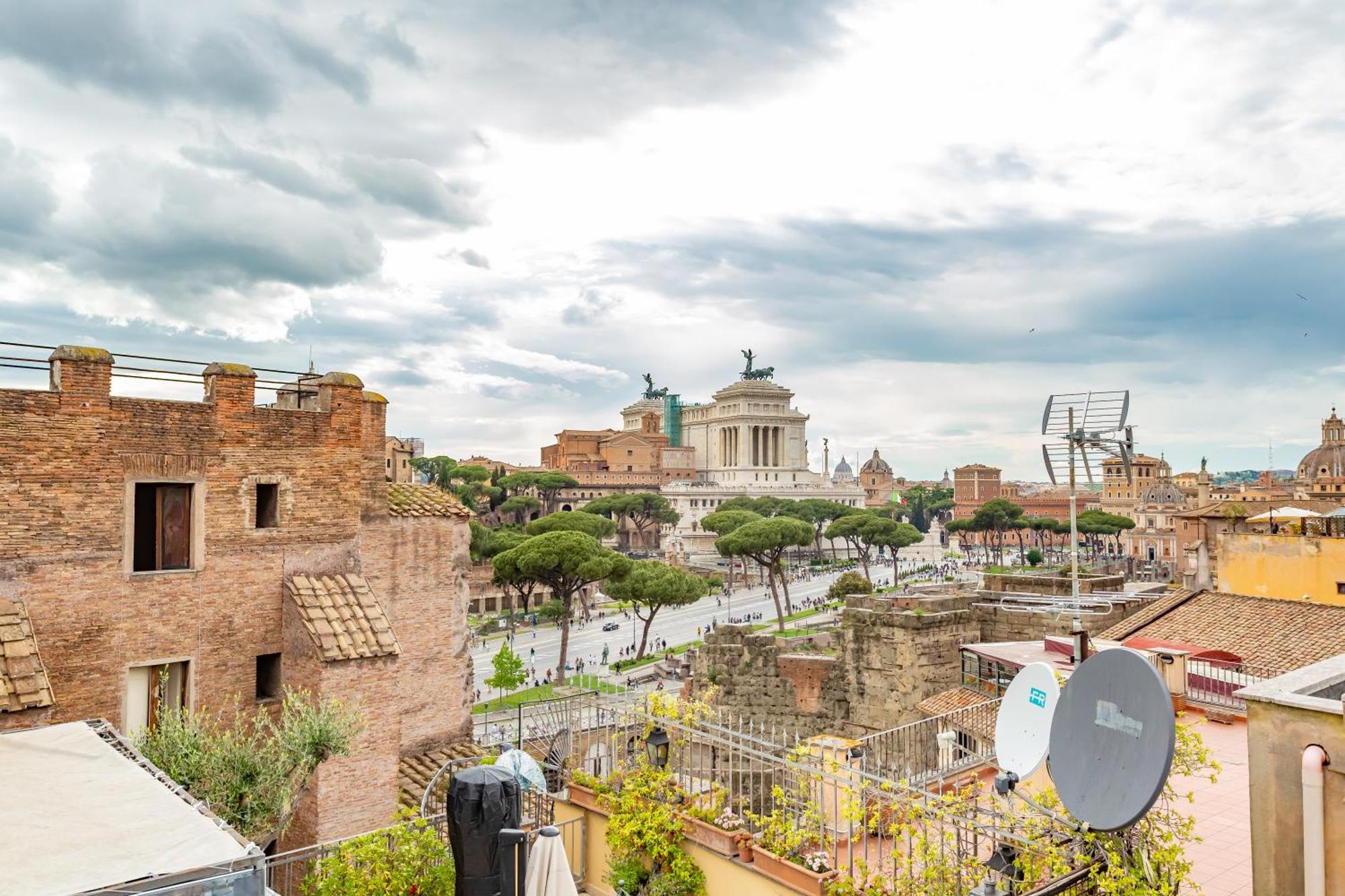 Maxima: Amazing View Of The Roman Forum Apartment *