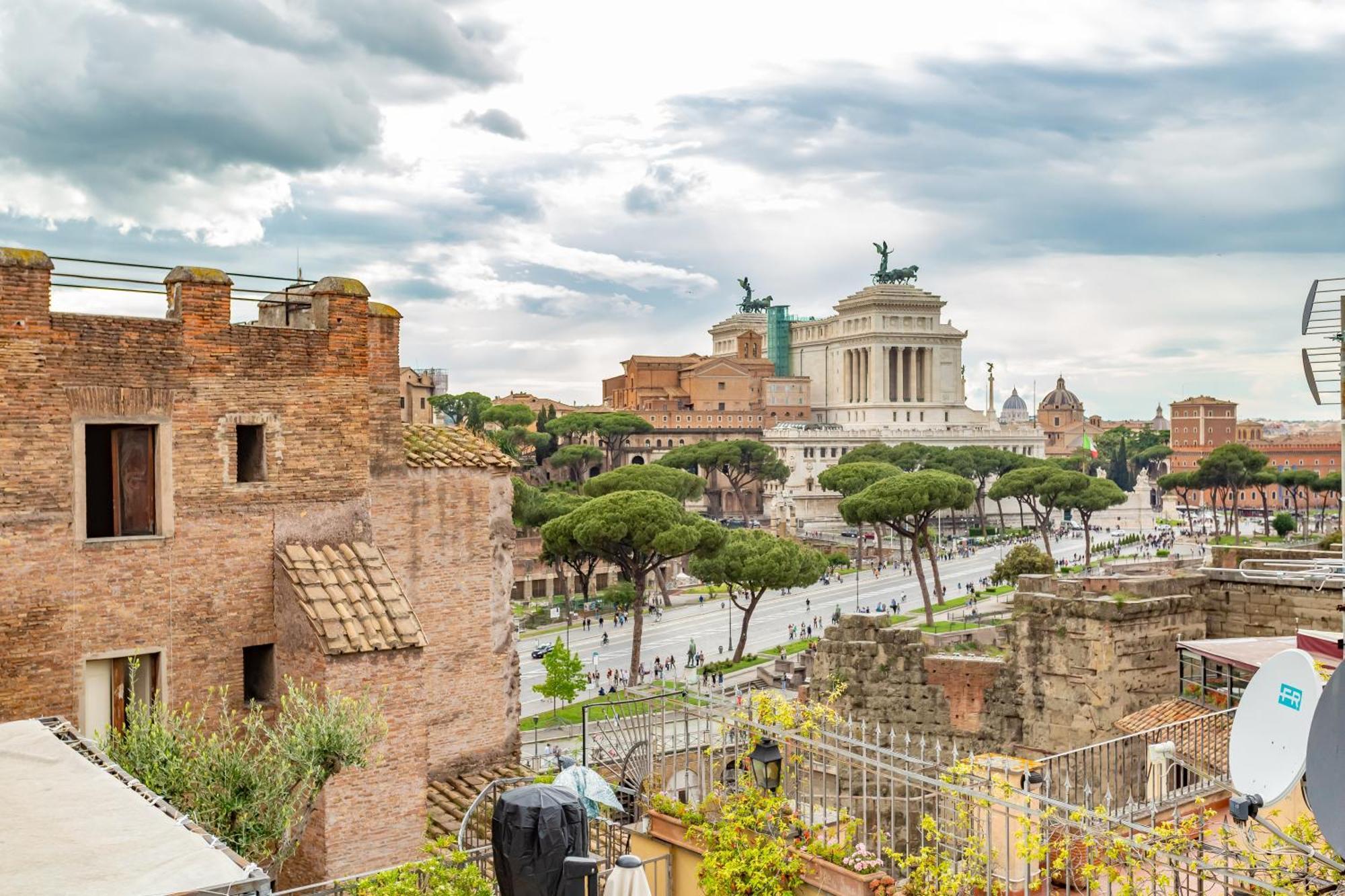 Maxima: Amazing View Of The Roman Forum Apartment