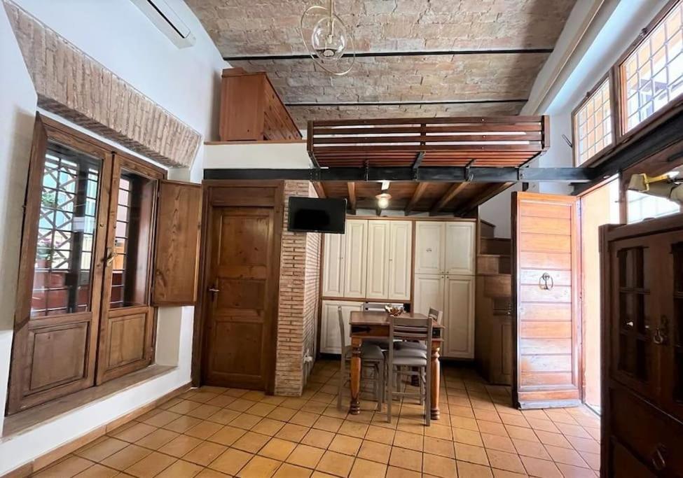 Monti Wood Loft Apartment *