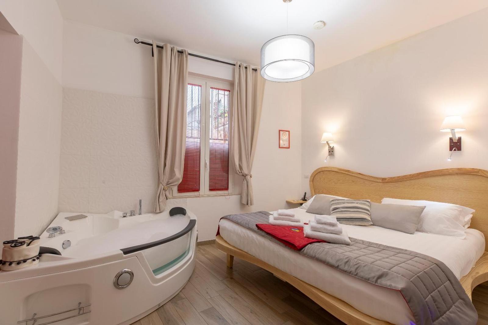Affittacamere Flatinrome Trastevere Deluxe - Patio 3*