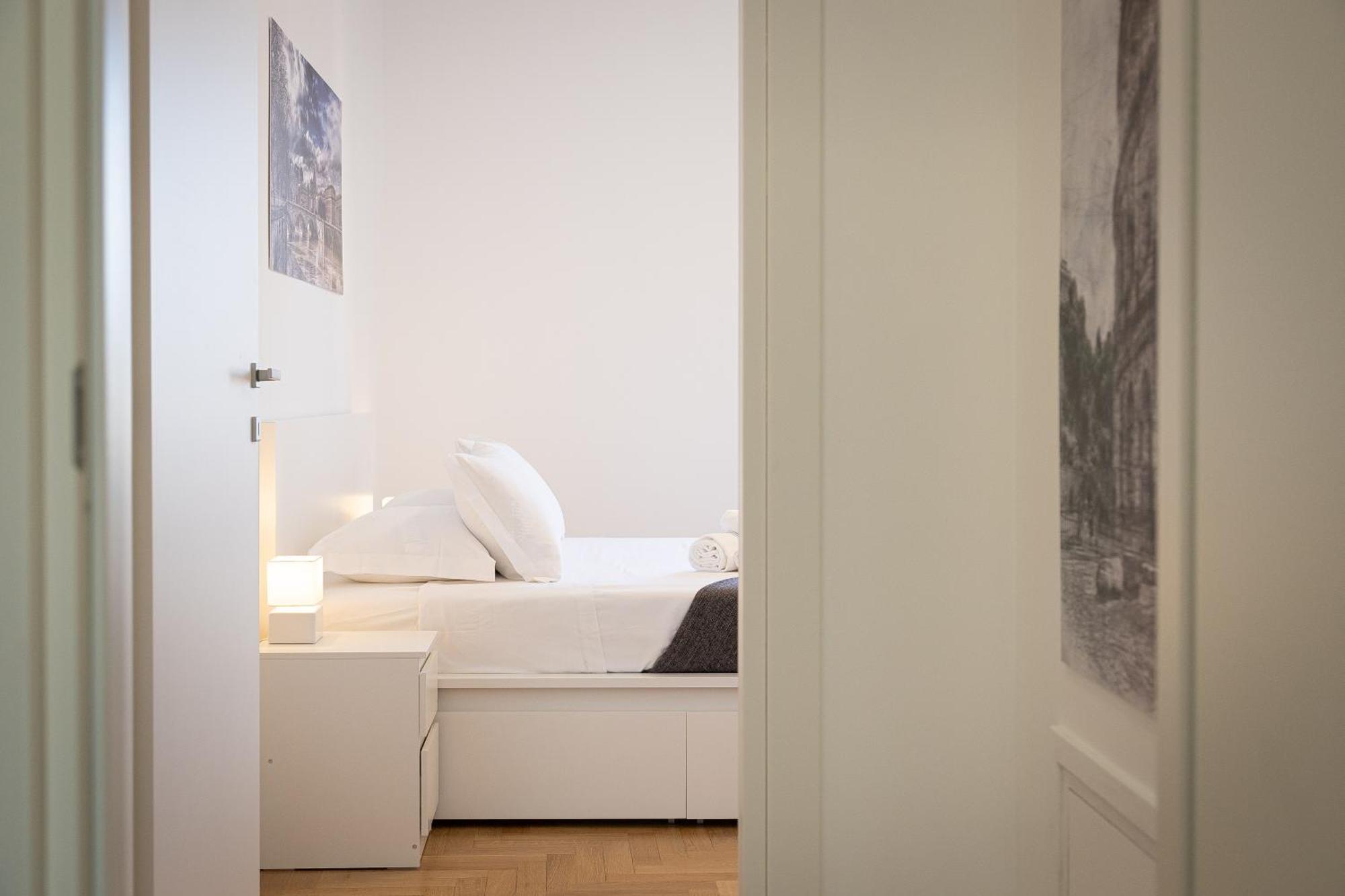 Apartment Colosseo Modern By In Rome
