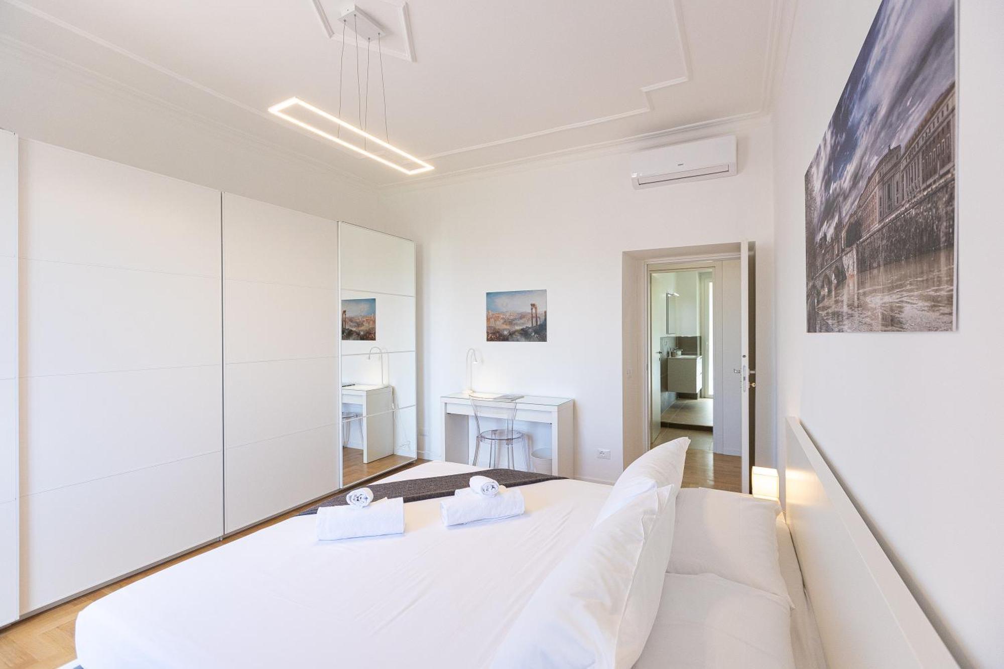 Colosseo Modern By In Apartment