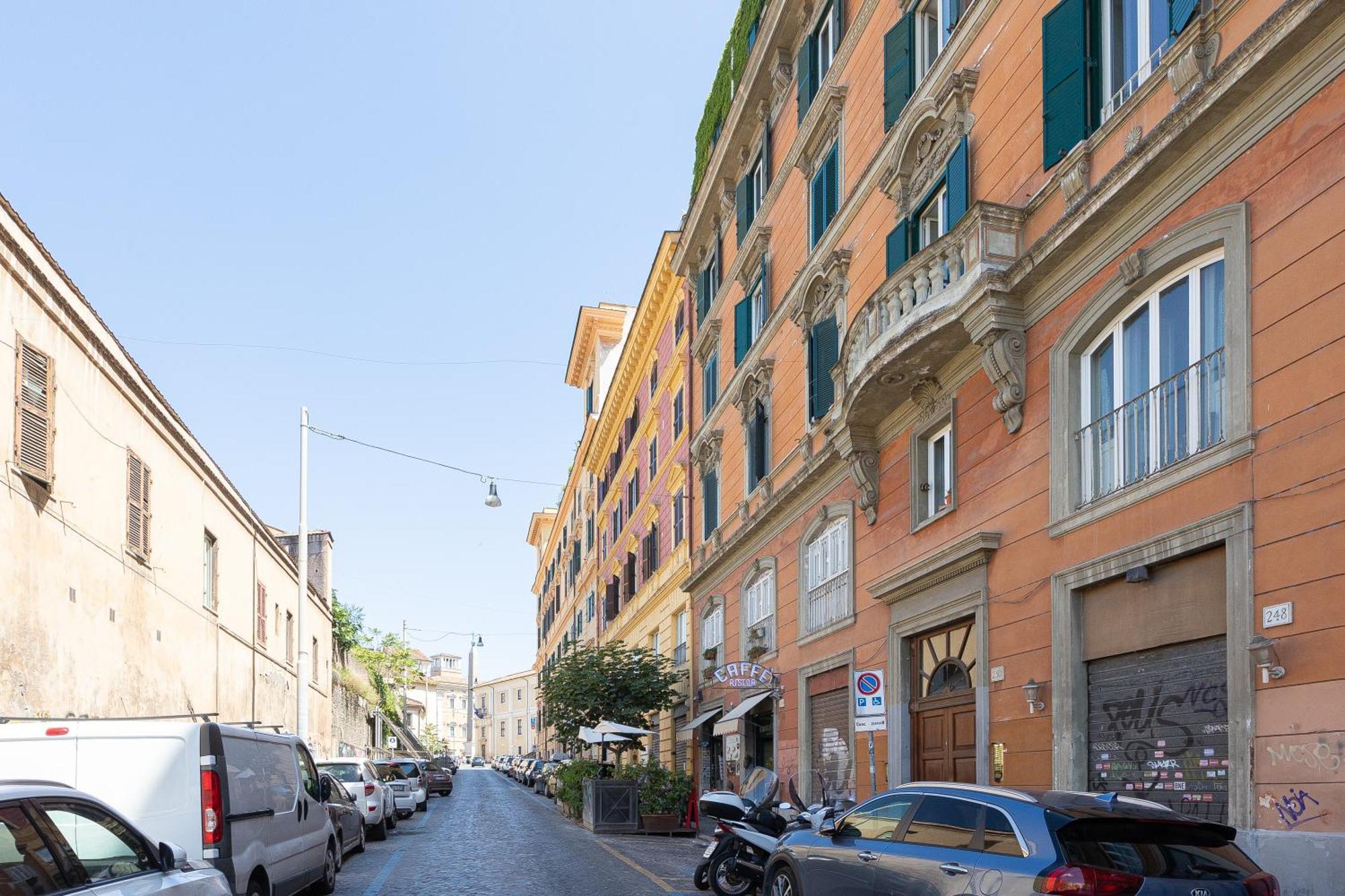 Apartment Colosseo Modern By In