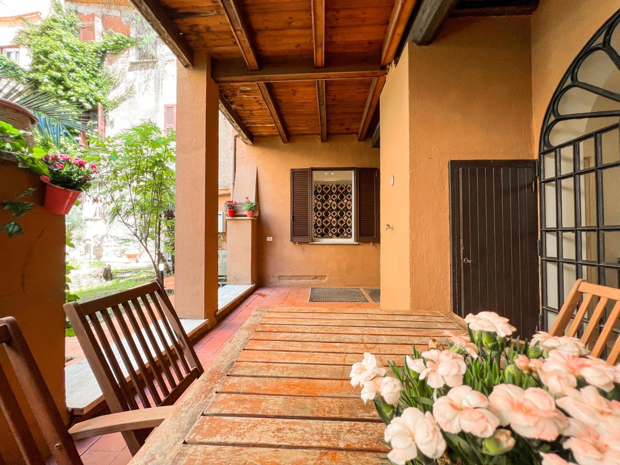 Apartment Luxury House & Secret Garden - Strategic Location, 100m To Metro B Rome