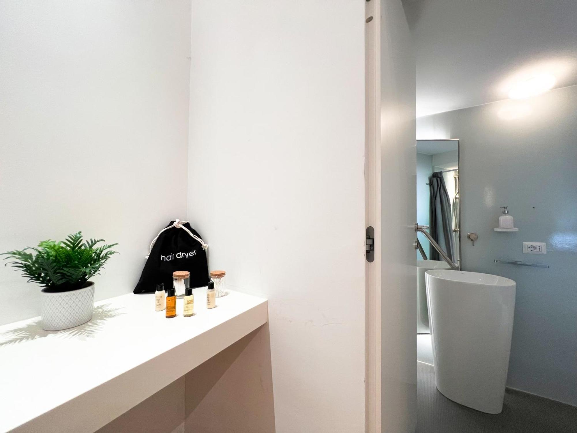 Luxury House & Secret Garden - Strategic Location, 100m To Metro B * Rome