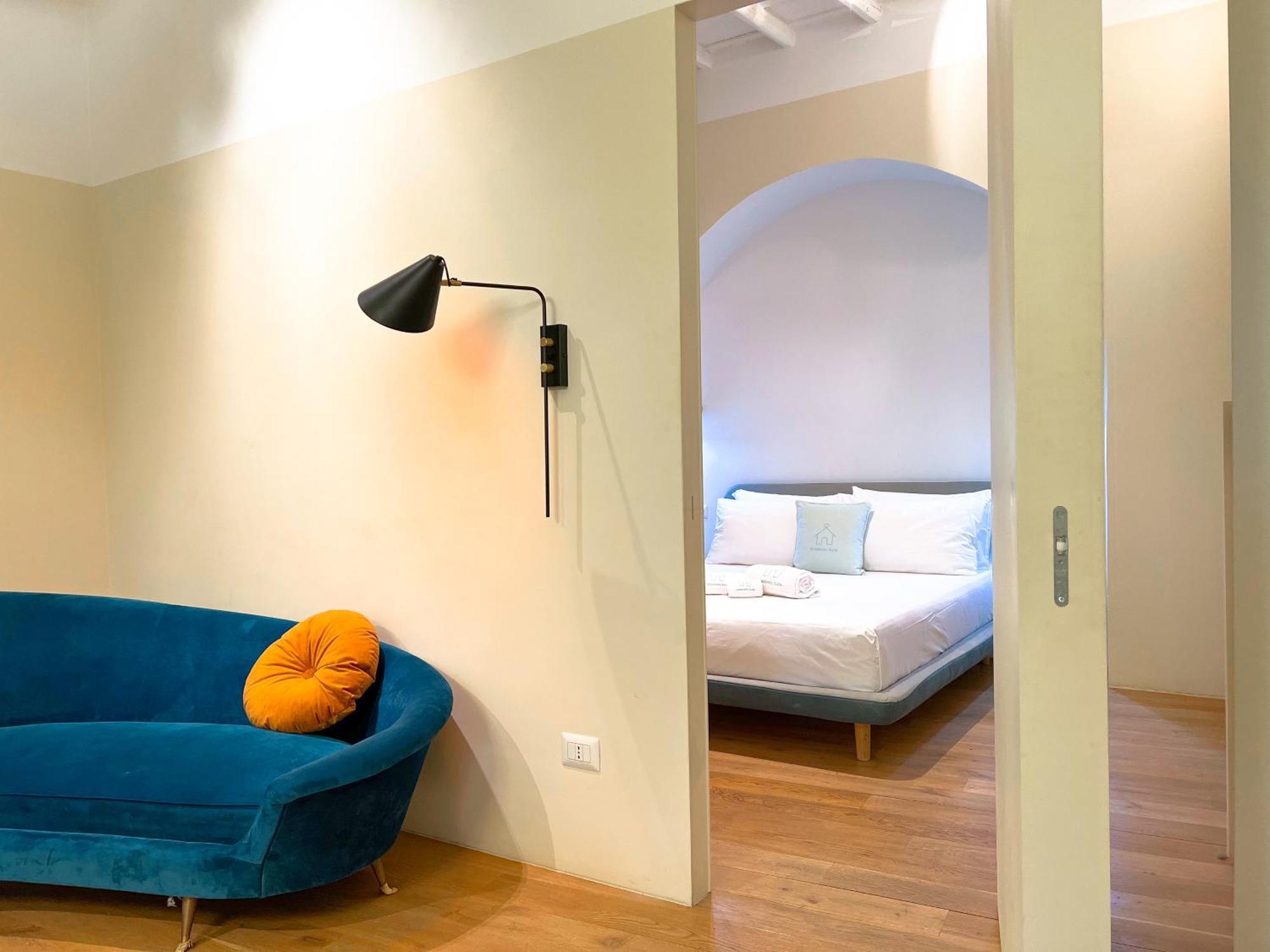 Apartment Luxury House & Secret Garden - Strategic Location, 100m To Metro B