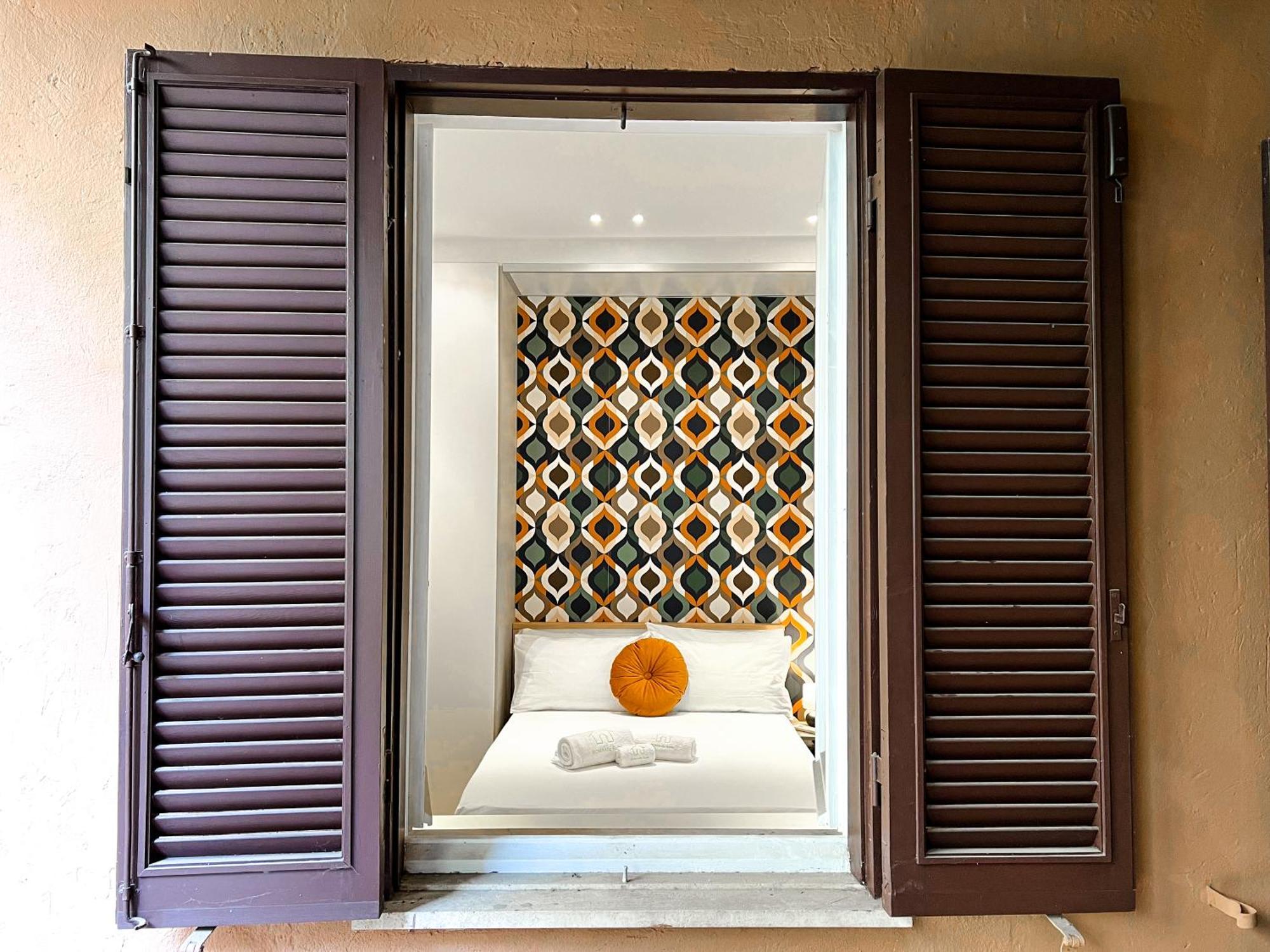 Luxury House & Secret Garden - Strategic Location, 100m To Metro B Apartment