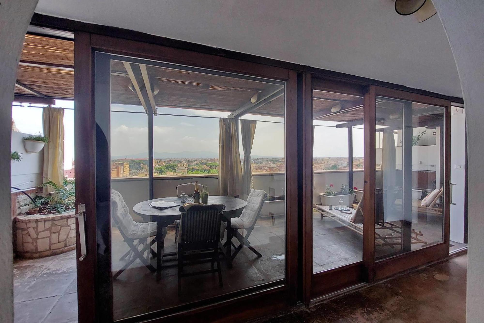 Super Attico Con Terrazza Lodi * Rome