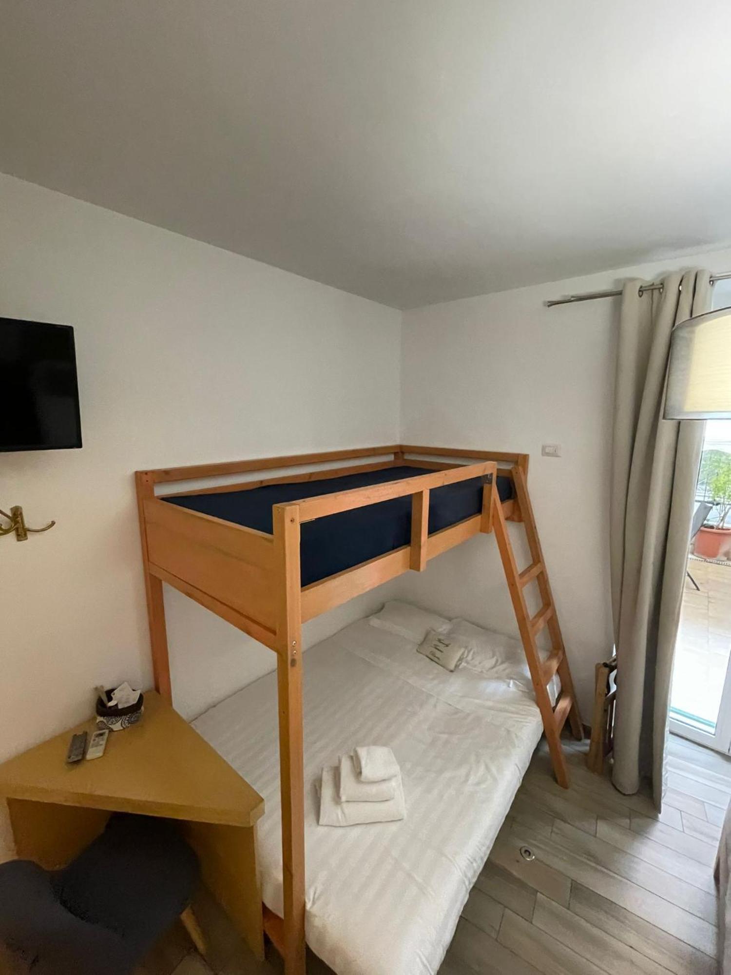 Flatinrome Trastevere Deluxe - Patio Affittacamere