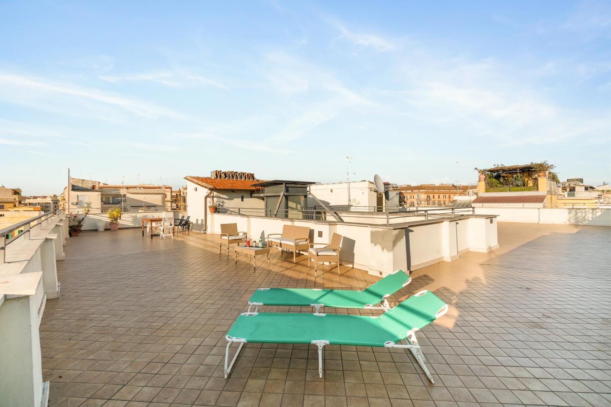 Apartment Penthouse In Exclusive Borgo Pio District Rome