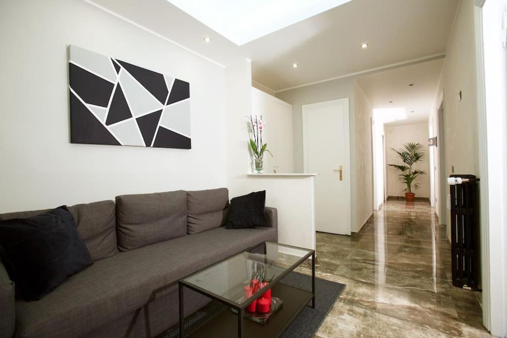 Apartment Comfort In Centro, Benvenuti Nella Cosy House *