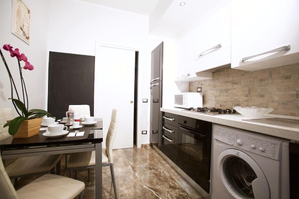 Apartment Comfort In Centro, Benvenuti Nella Cosy House Rome