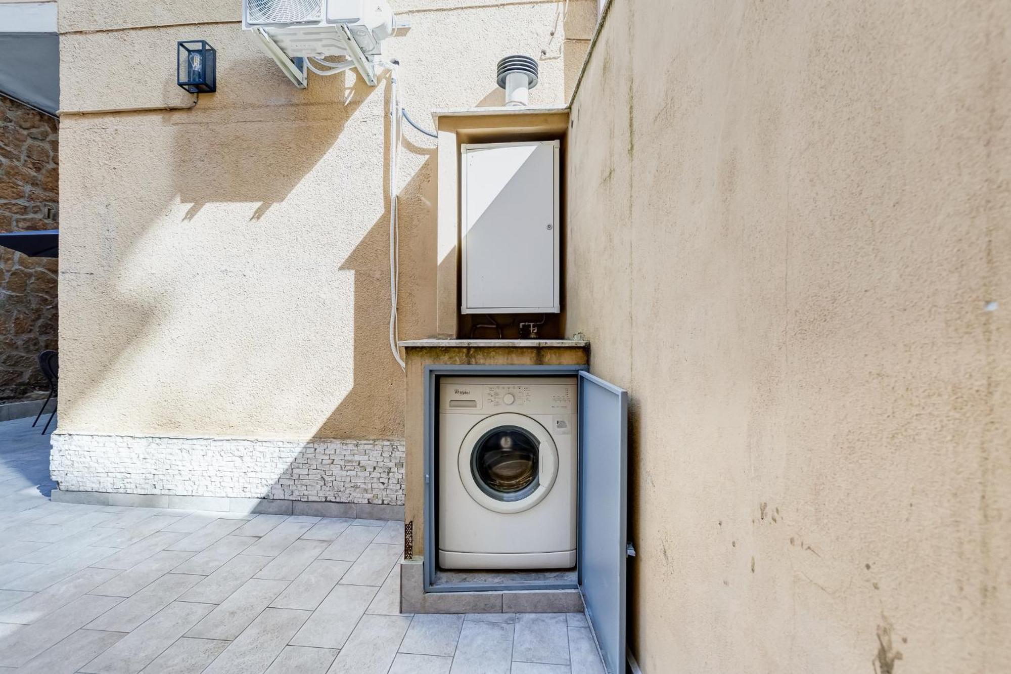 Aventino Industrial Loft Apartment Rome