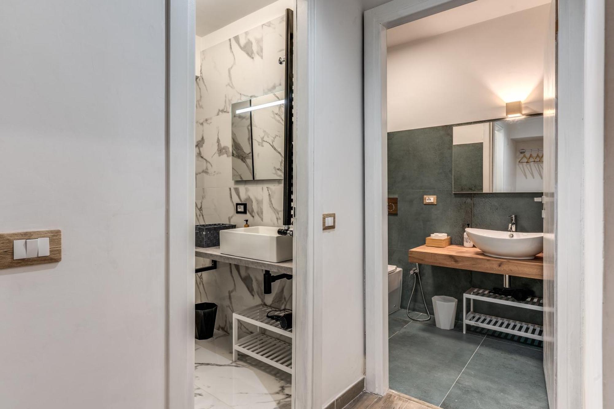 Nala & Kira - Two Big For Groups In The Center Of Apartment Rome