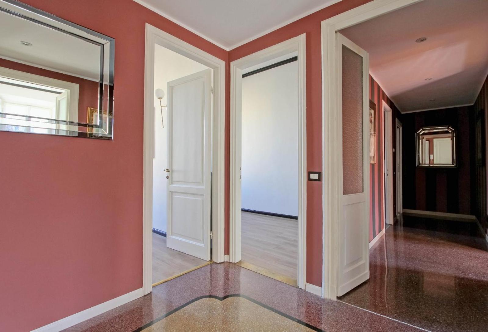 Tibullo ,classico Ed Elegante * Rome