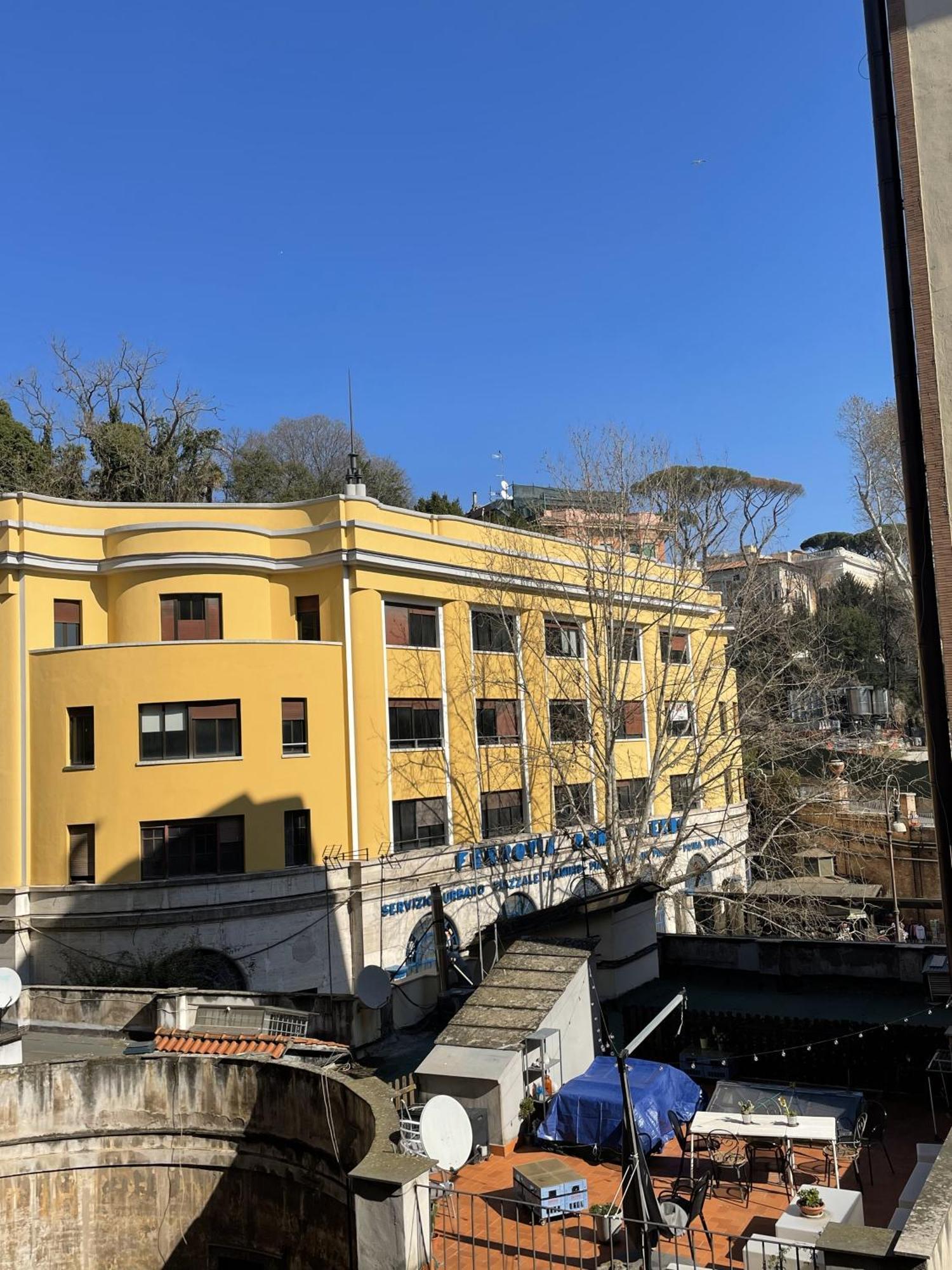 Apartment Maresi Rome