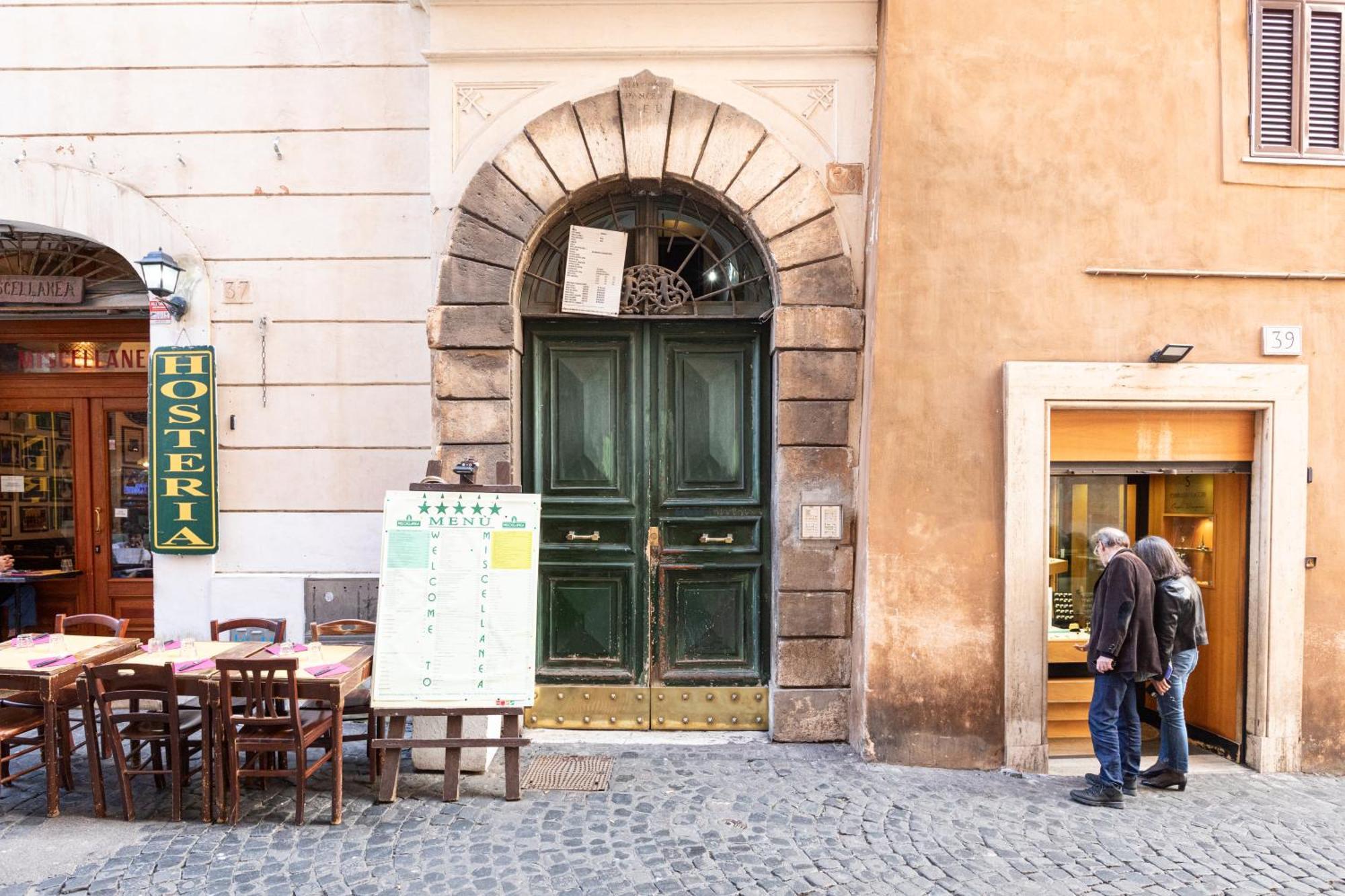 Con Terrazzino Al Pantheon * Rome