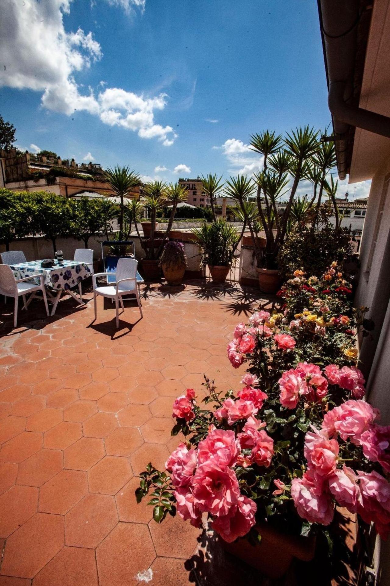 Tolles In Rione Iv Campo Marzio Mit Panorama-terrasse, Trevi-brunnen In Der Naehe Apartment Rome