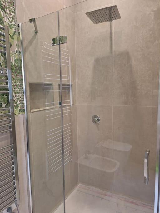 Peaceful 2 Bedrooms With Patio, Near Metro A Apartment