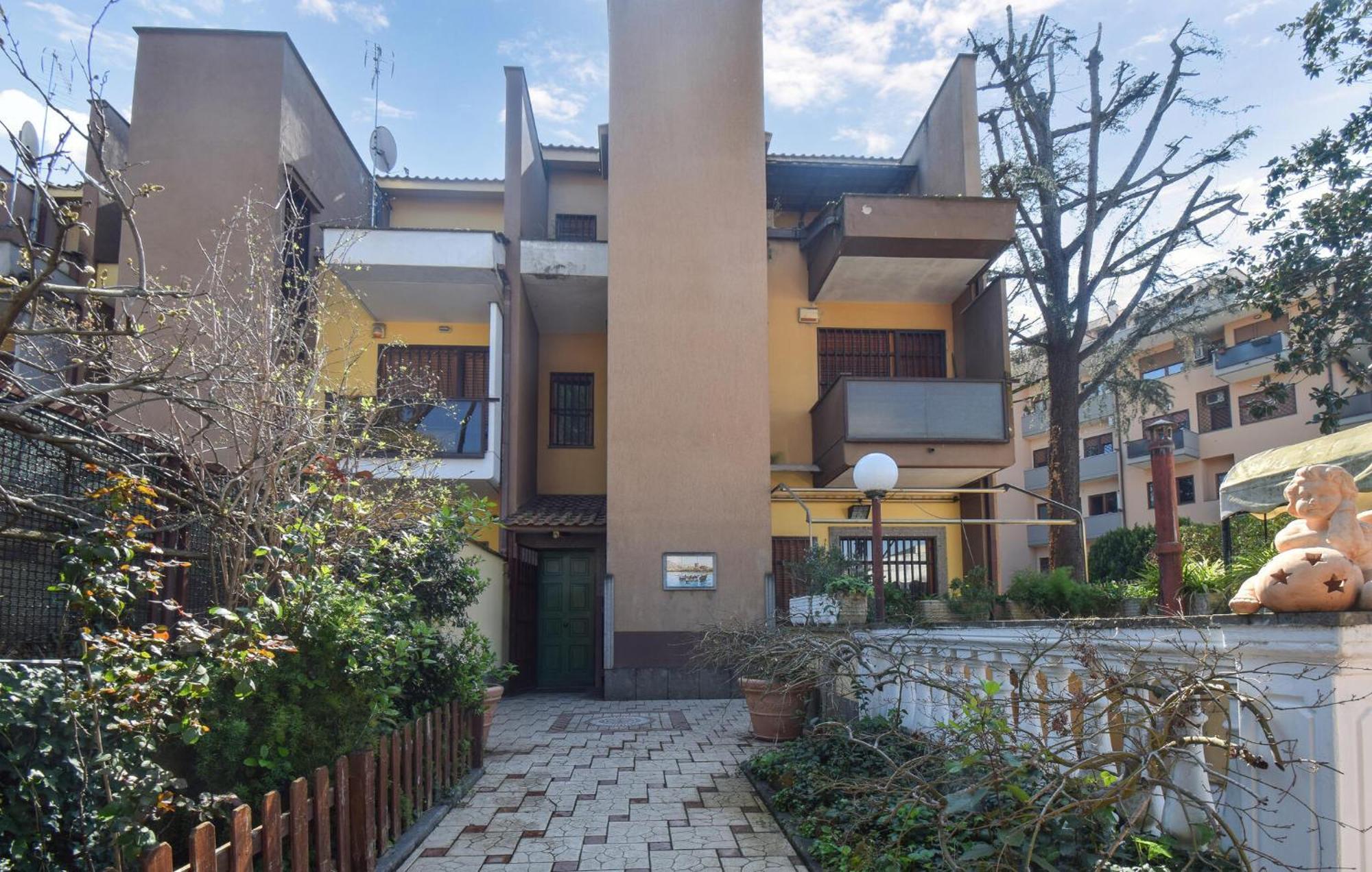 Stunning In With Wifi Apartment *