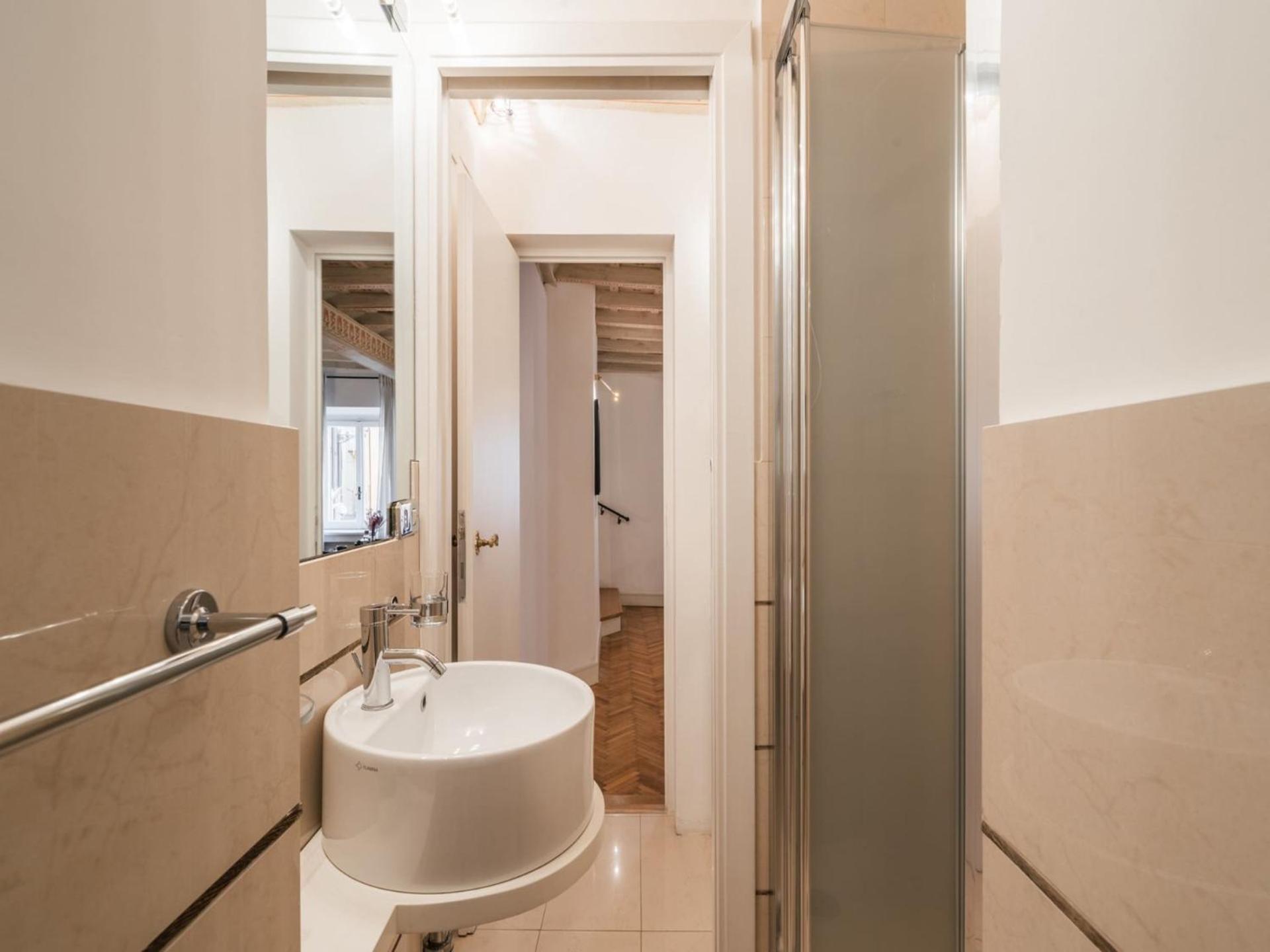 The Rent - Spacious Two-bedroom In Old Town *