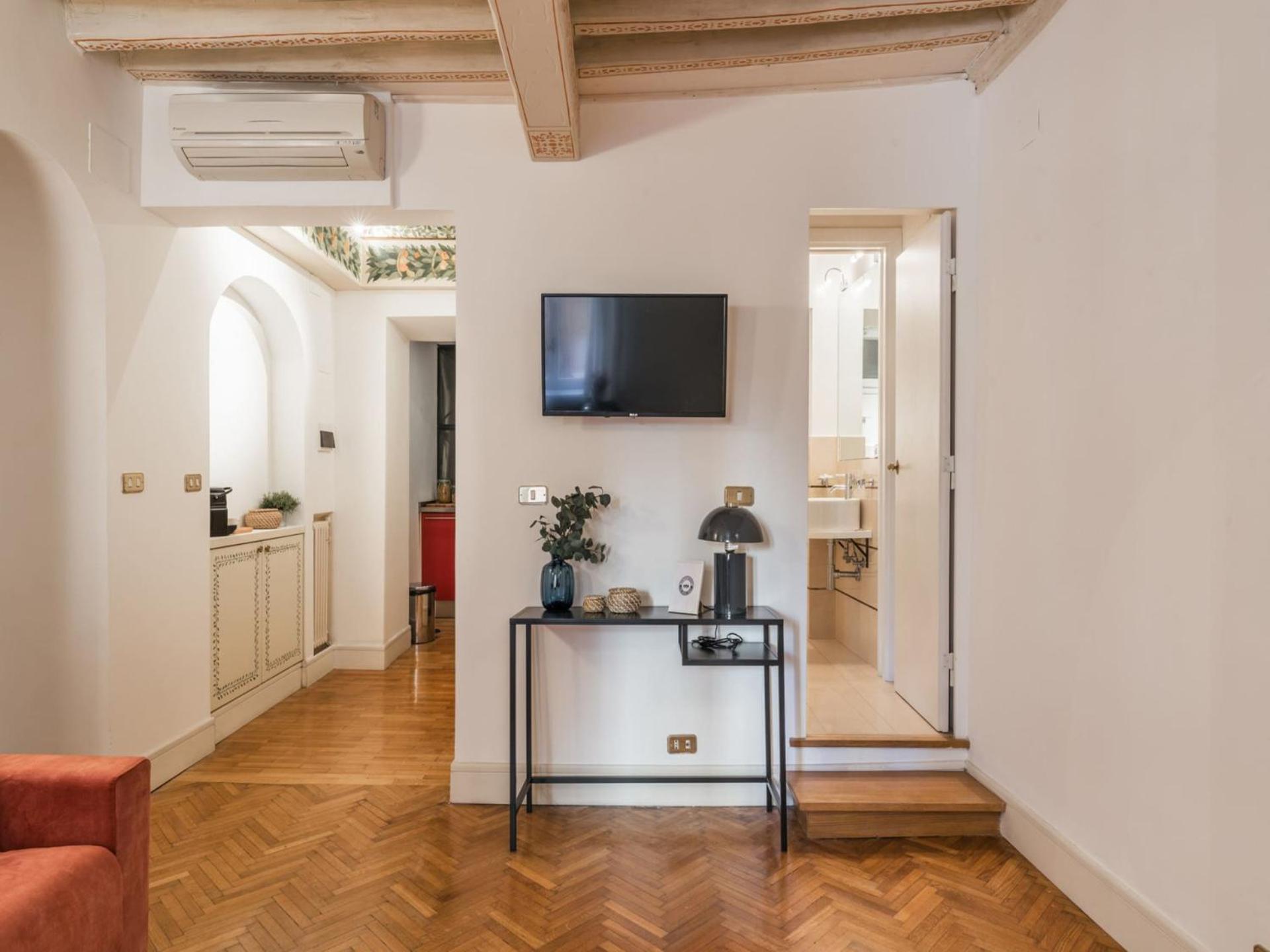 The Rent - Spacious Two-bedroom In Old Town