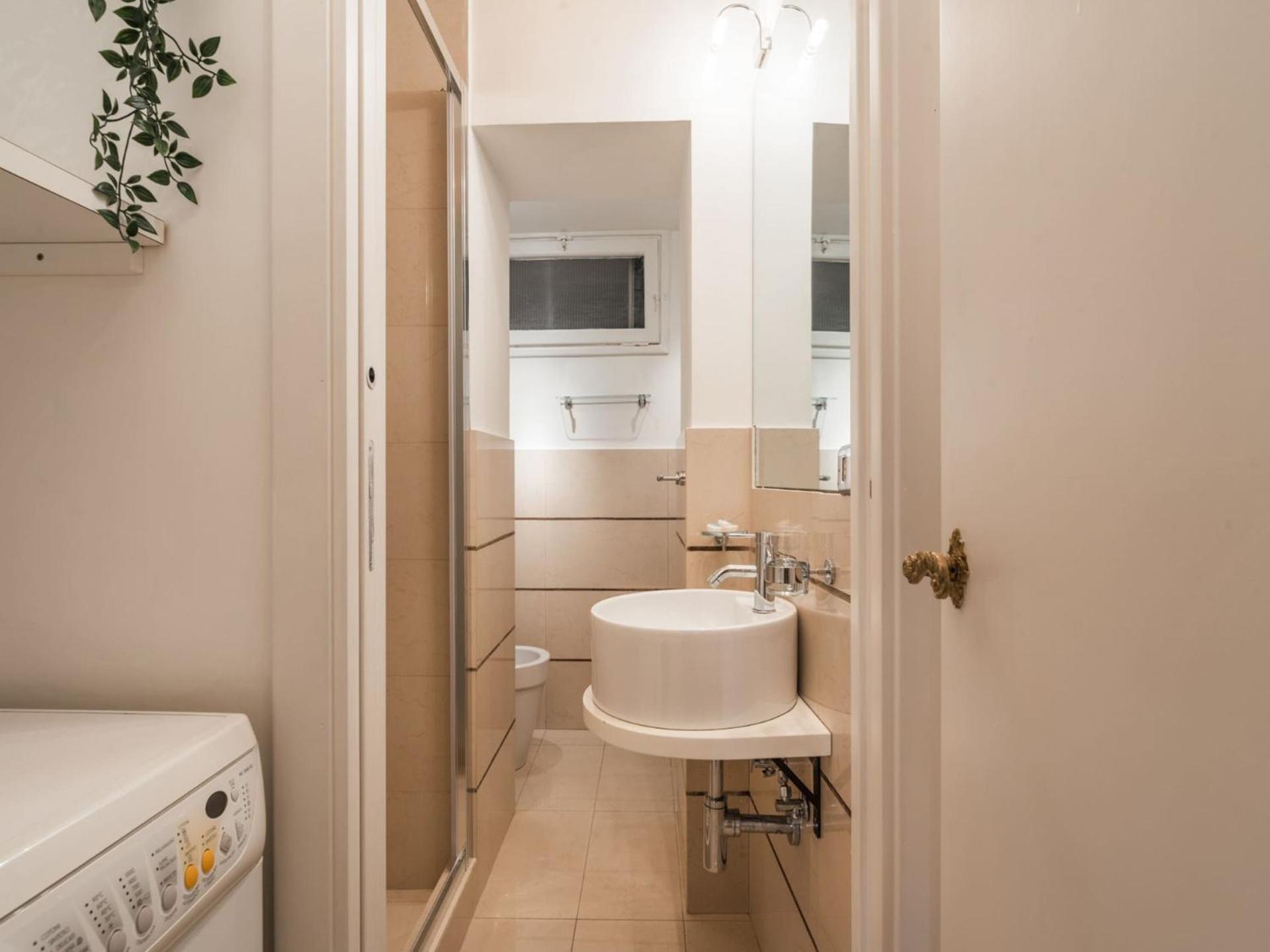 The Rent - Spacious Two-bedroom In Old Town *