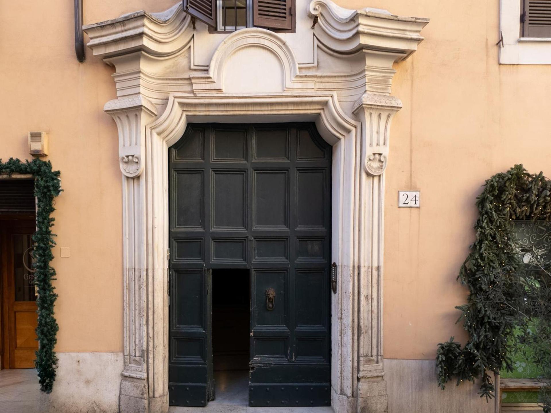 The Rent - Spacious Two-bedroom In Old Town *
